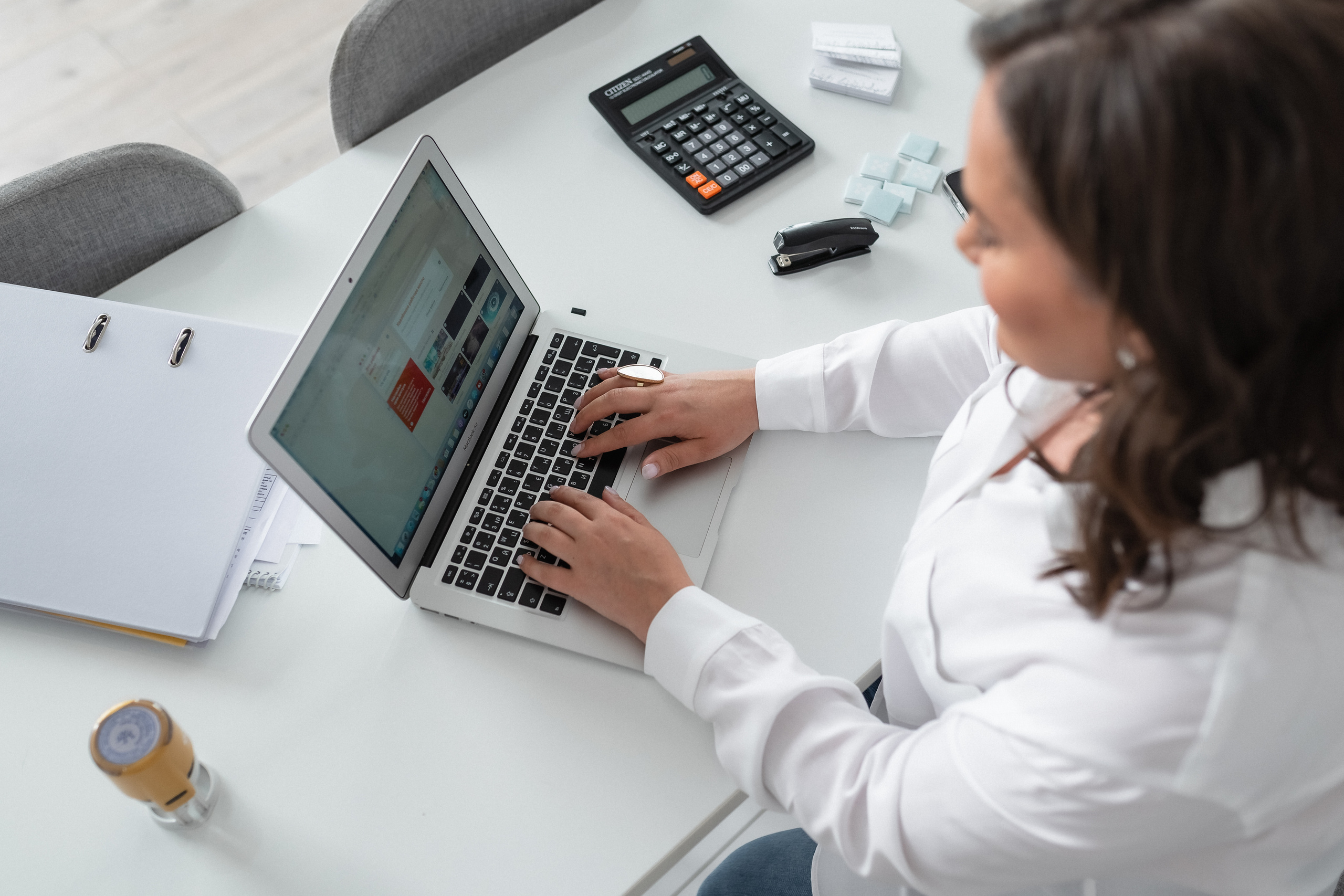 Бизнес портрет для руководителя. КОНТЕНТ |БРЕНД фотограф Санкт-Петербург — Жанна Олтаржевская