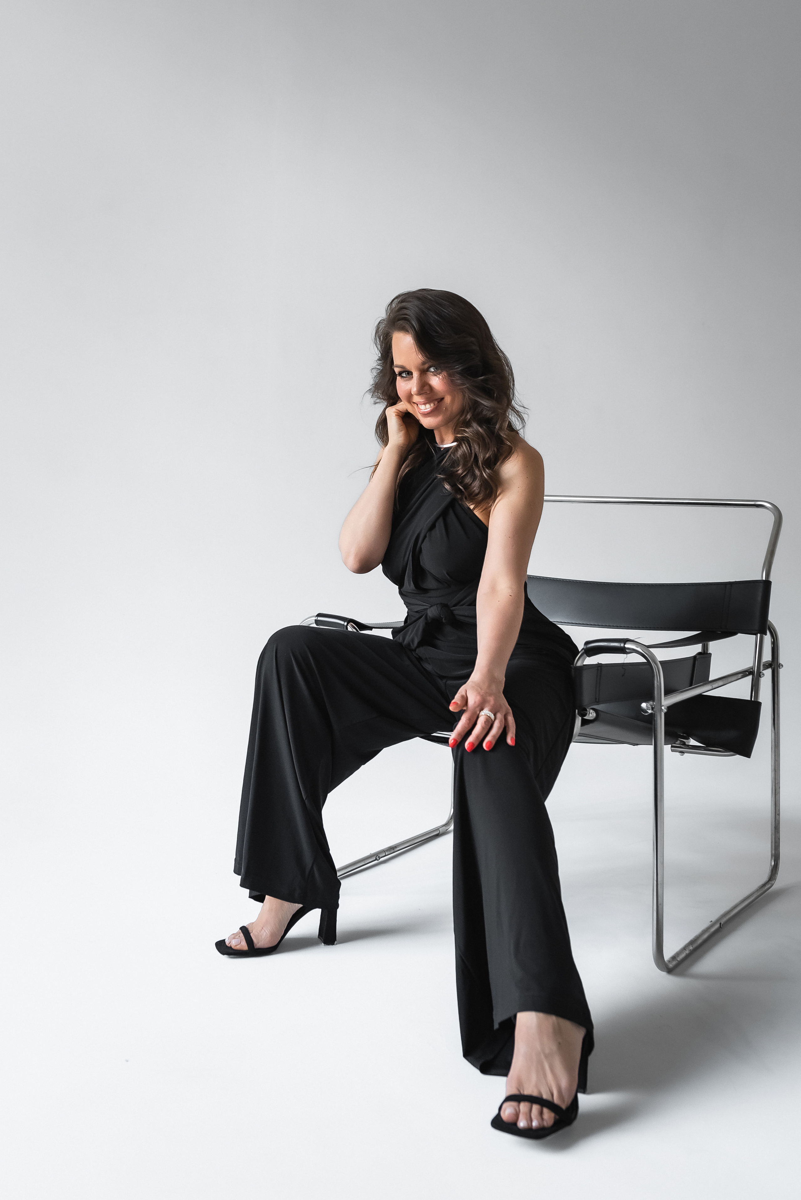 Женский портрет на циклораме. КОНТЕНТ |БРЕНД фотограф Санкт-Петербург — Жанна Олтаржевская