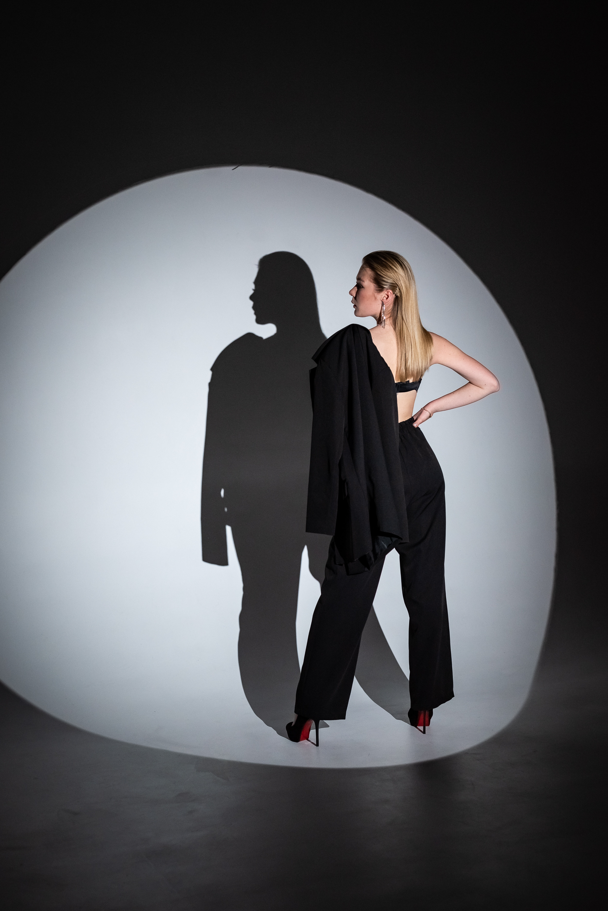 Фотосессия с масками ГОБО и зеркальным диско шаром. КОНТЕНТ |БРЕНД фотограф Санкт-Петербург — Жанна Олтаржевская