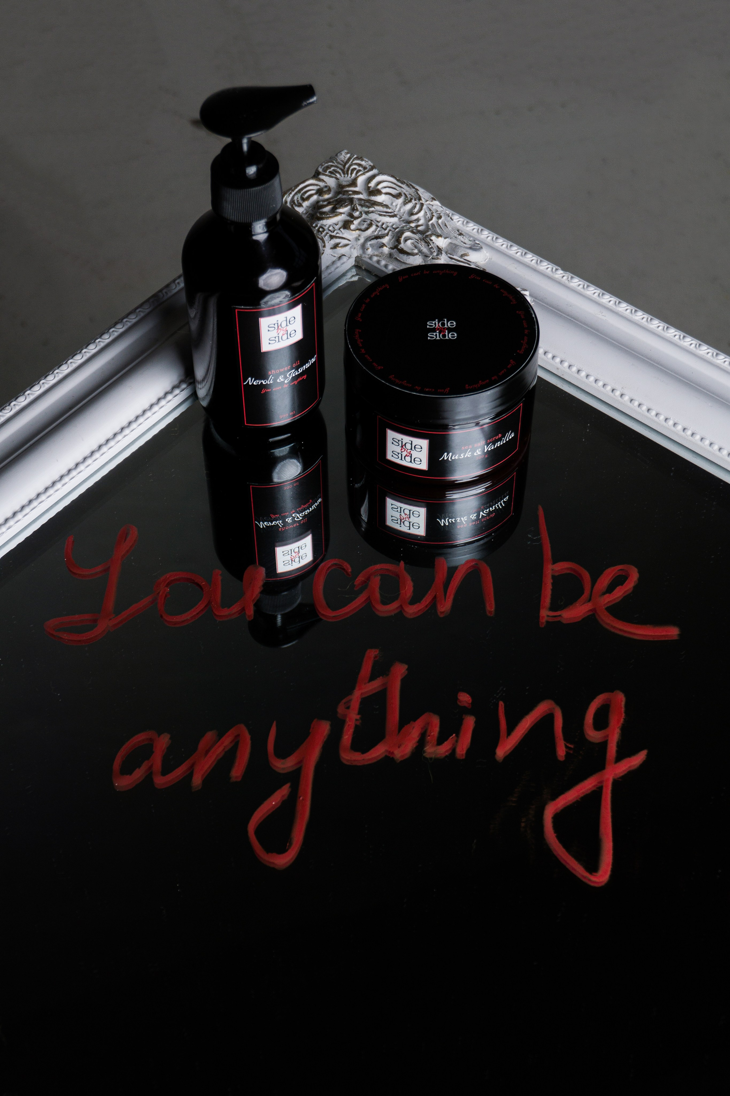 Side by side. Фотограф