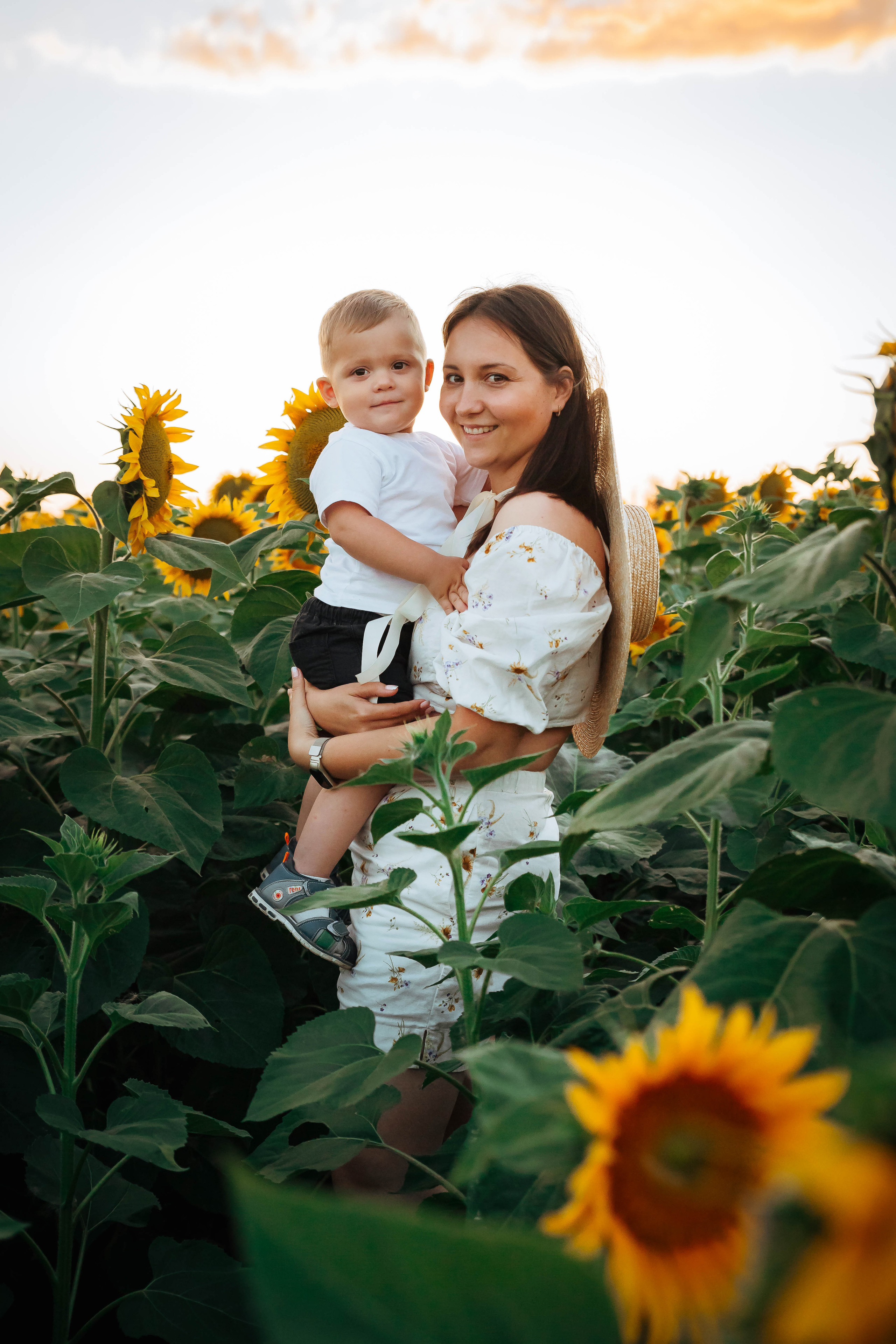 Фотосессия в цветущих полях. Фотограф в Феодосии Наталья Булгакова