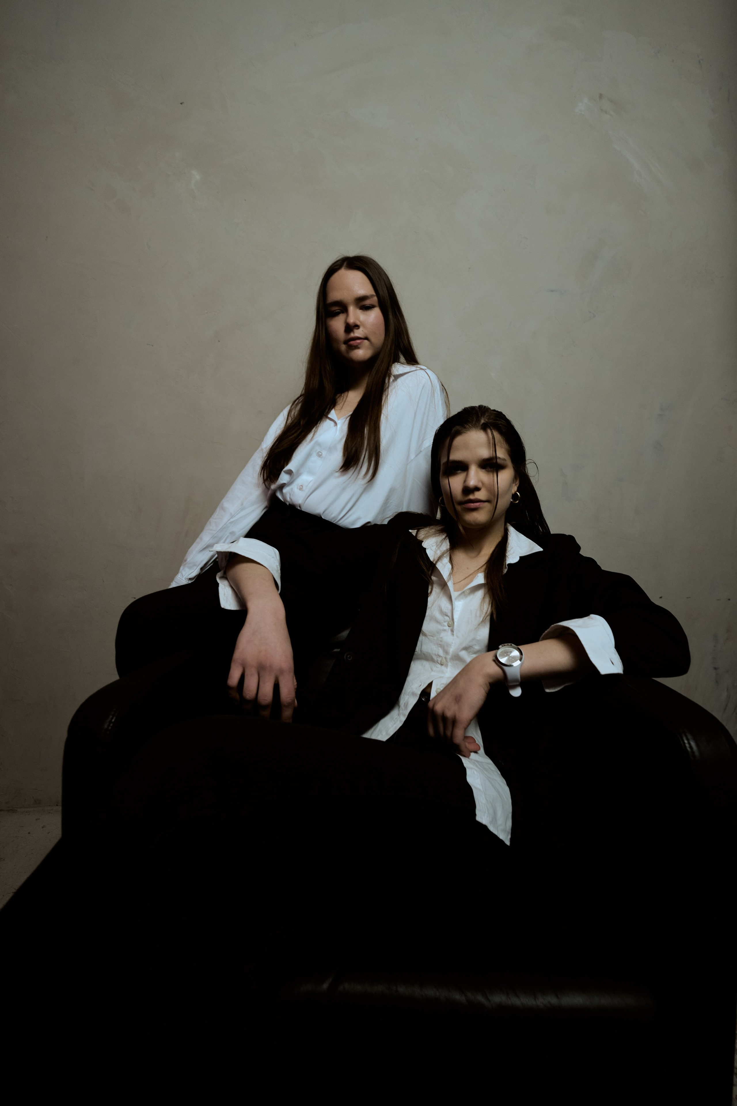 Ника и Ксюша. Репортажный фотограф мероприятий и концертов в Екатеринбурге