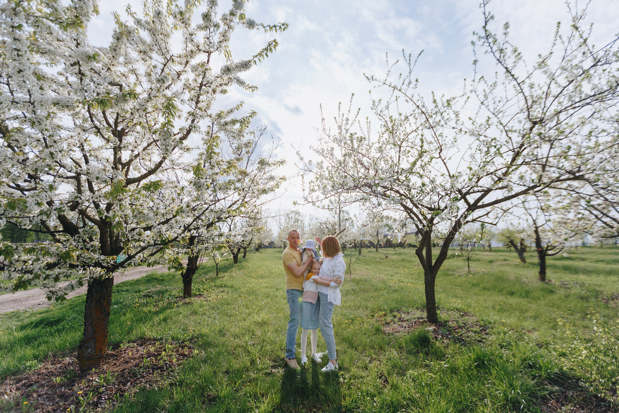 Сады. Свадебный семейный фотограф и видеограф Гомель Минск Беларусь Европа