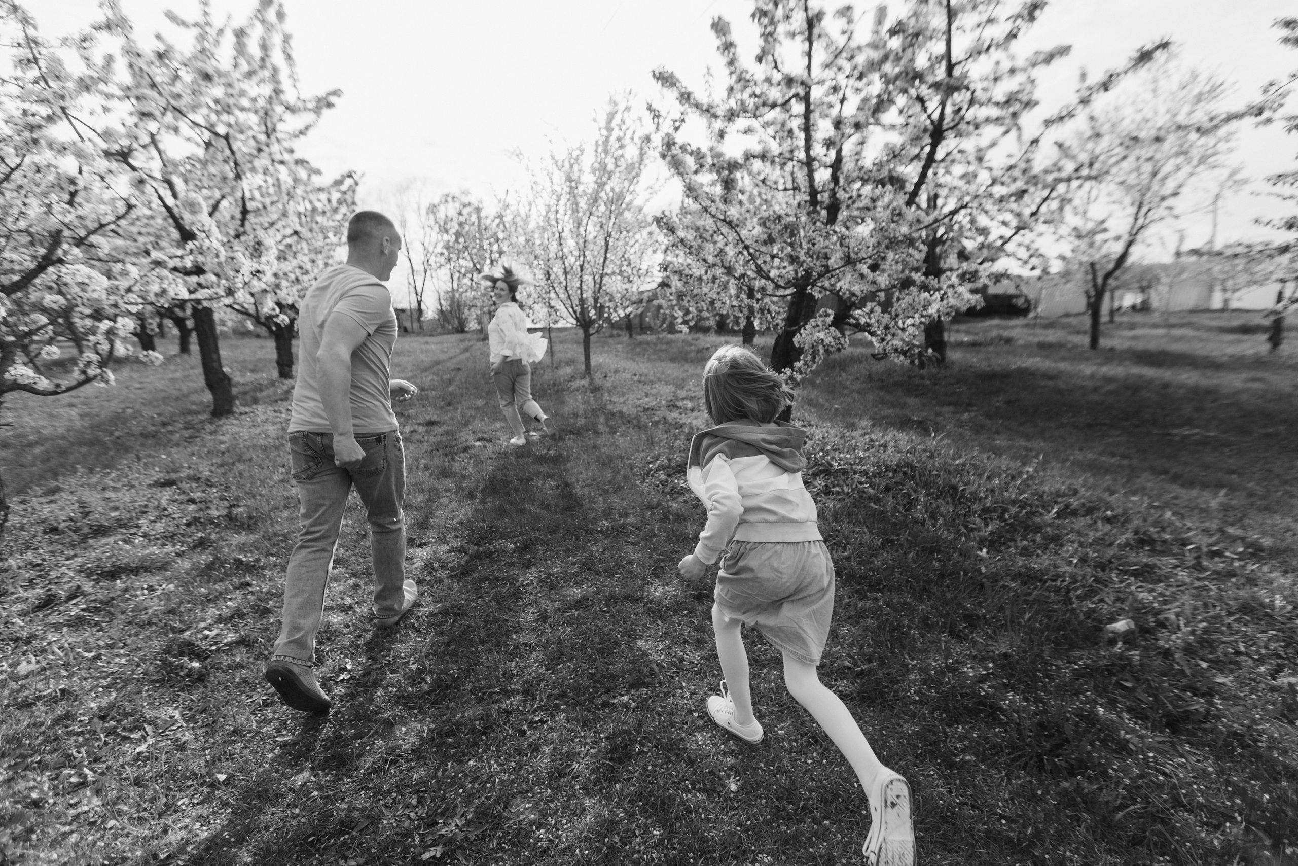 Сады. Свадебный семейный фотограф и видеограф Гомель Минск Беларусь Европа