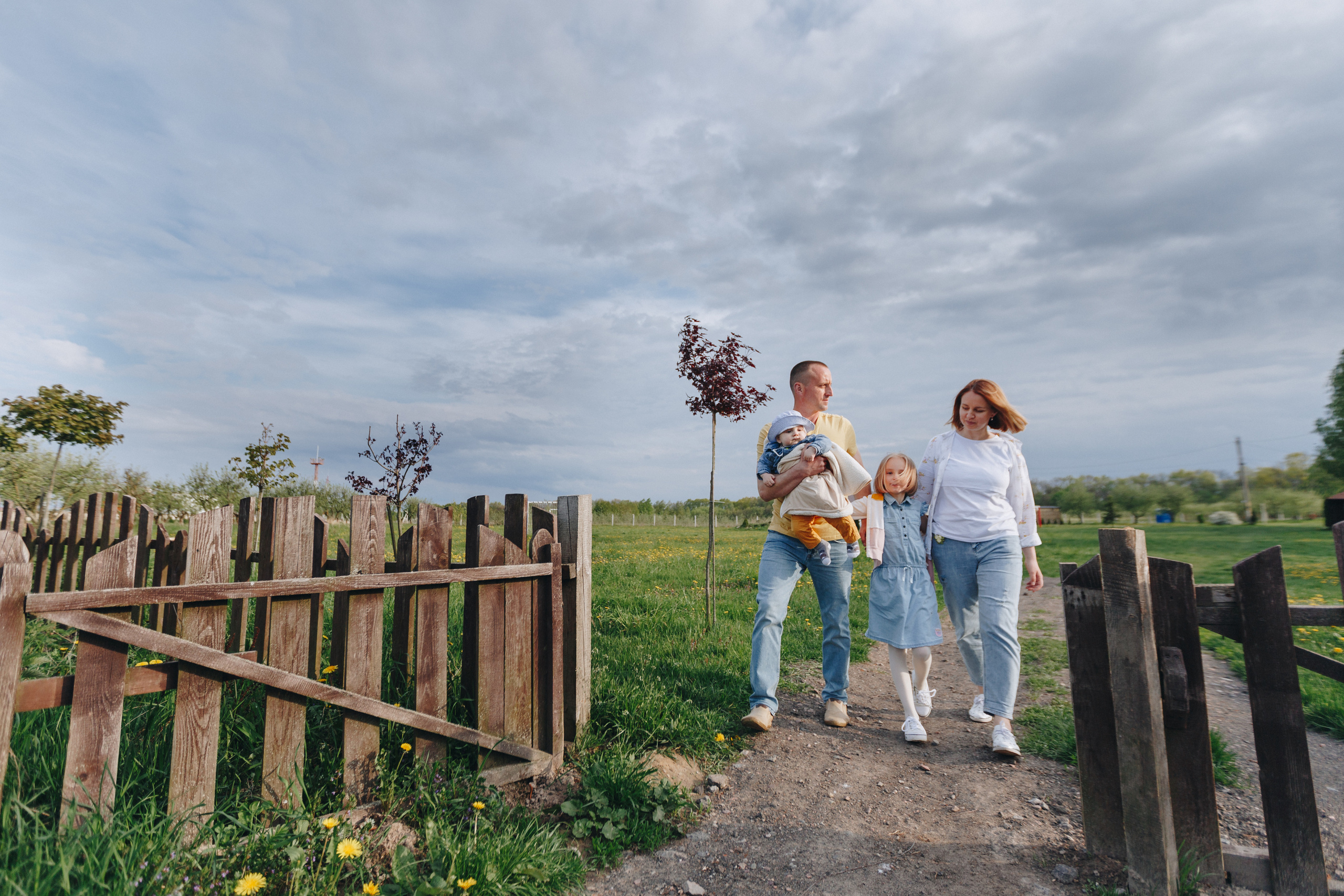 Сады. Свадебный семейный фотограф и видеограф Гомель Минск Беларусь Европа