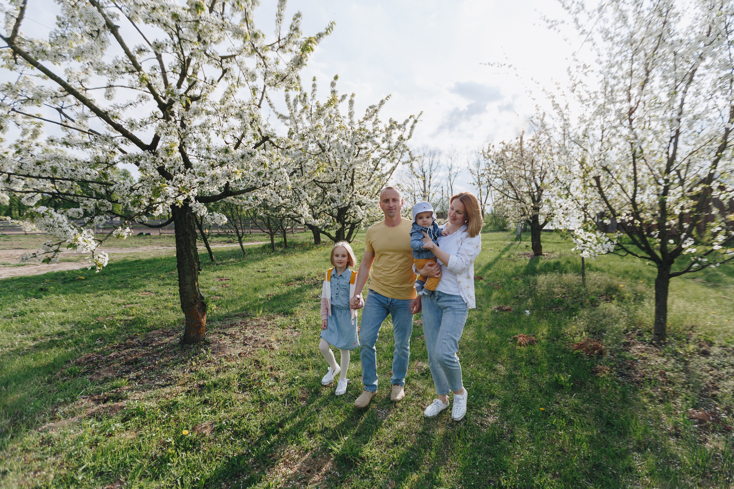 Сады. Свадебный семейный фотограф и видеограф Гомель Минск Беларусь Европа