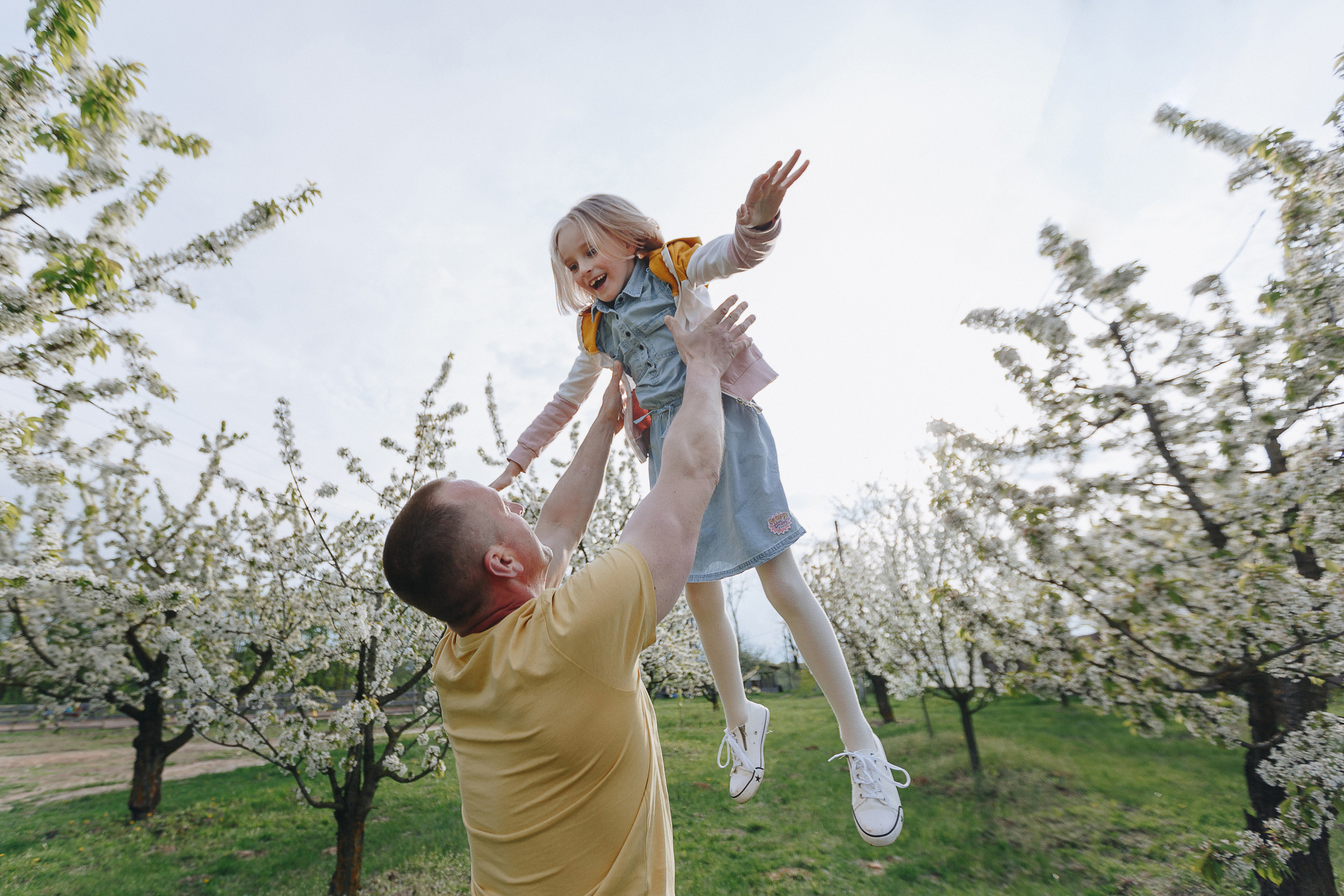 Сады. Свадебный семейный фотограф и видеограф Гомель Минск Беларусь Европа