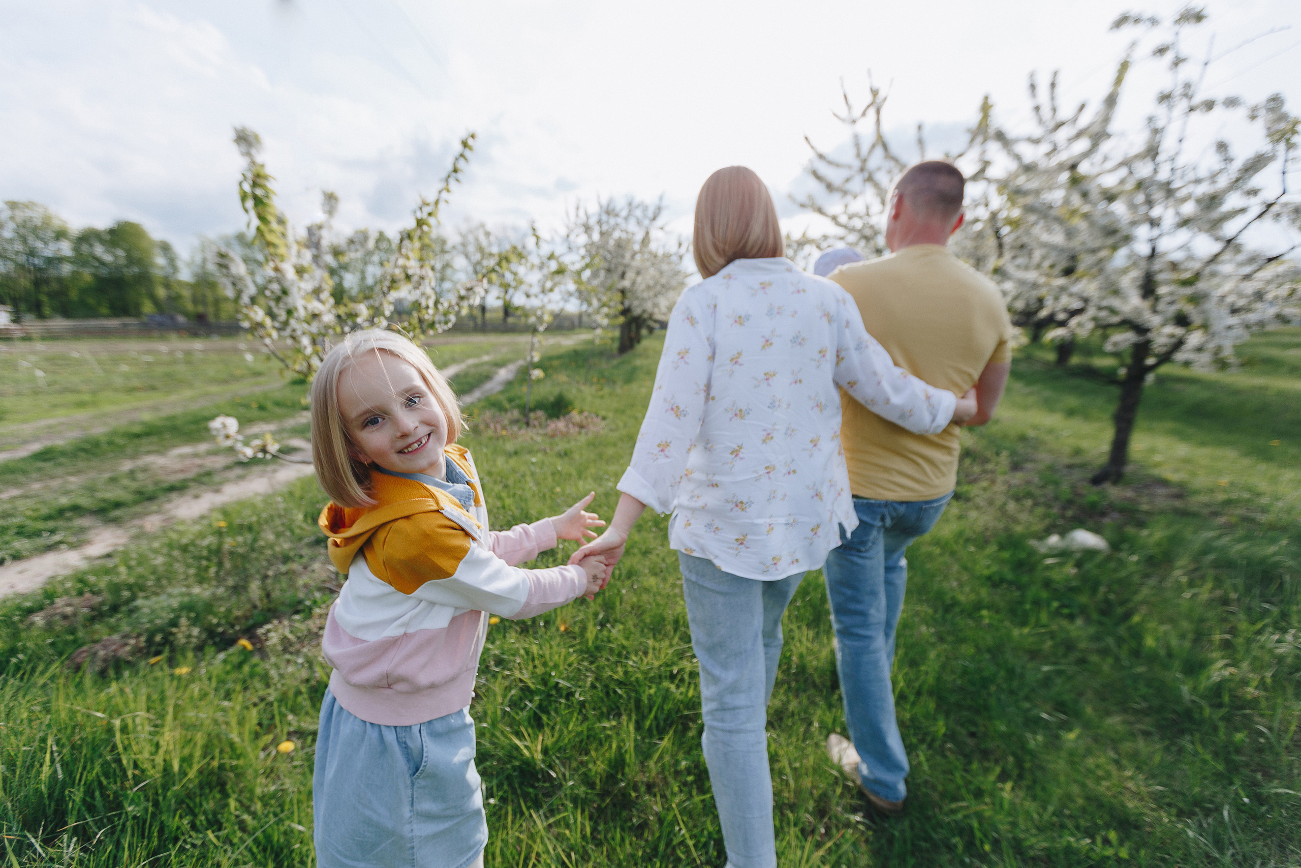 Сады. Свадебный семейный фотограф и видеограф Гомель Минск Беларусь Европа