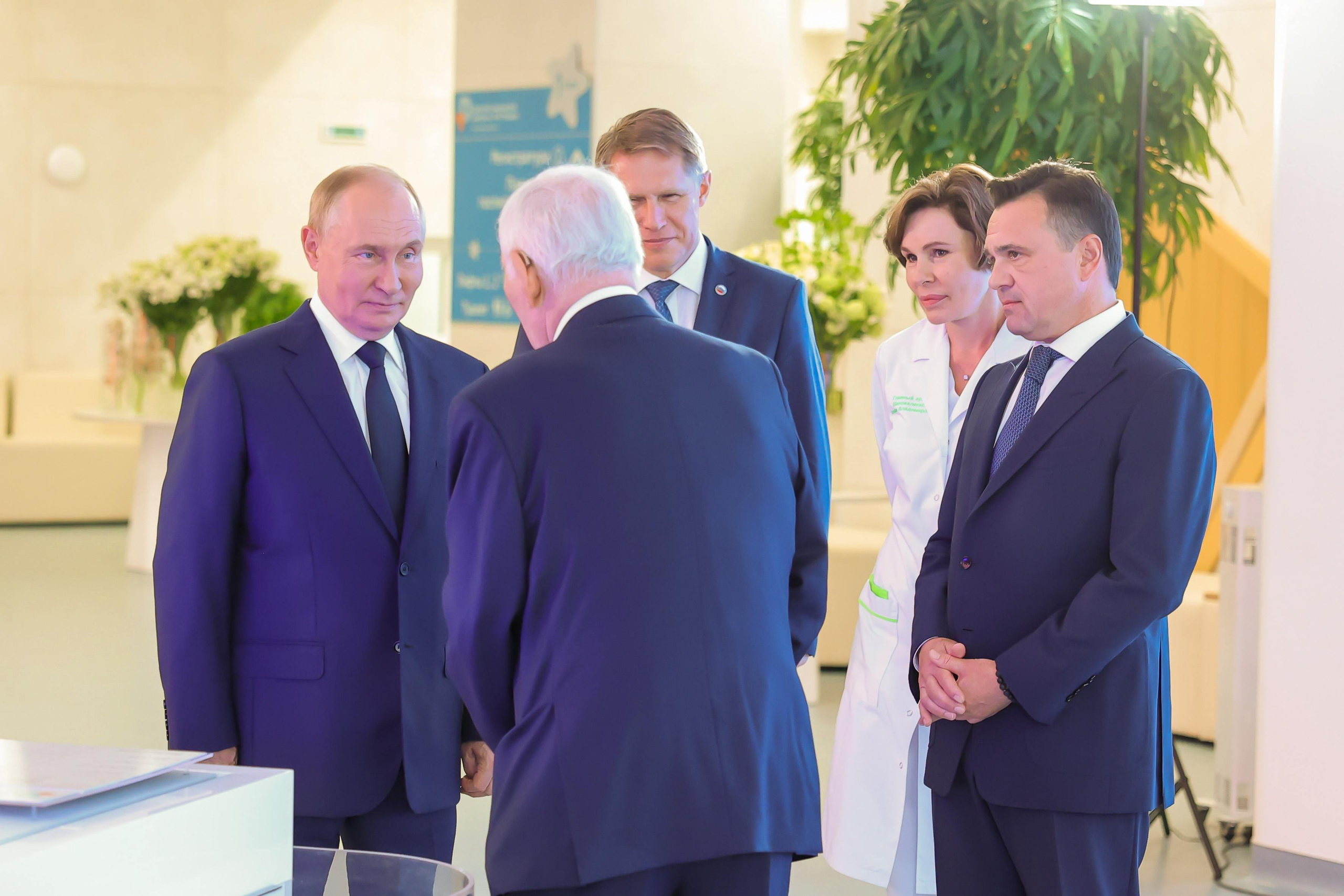 Владимир Путин, Андрей Воробьев и Леонид Рошаль открыли Детский клинический центр в Красногорске. Моя фотография
