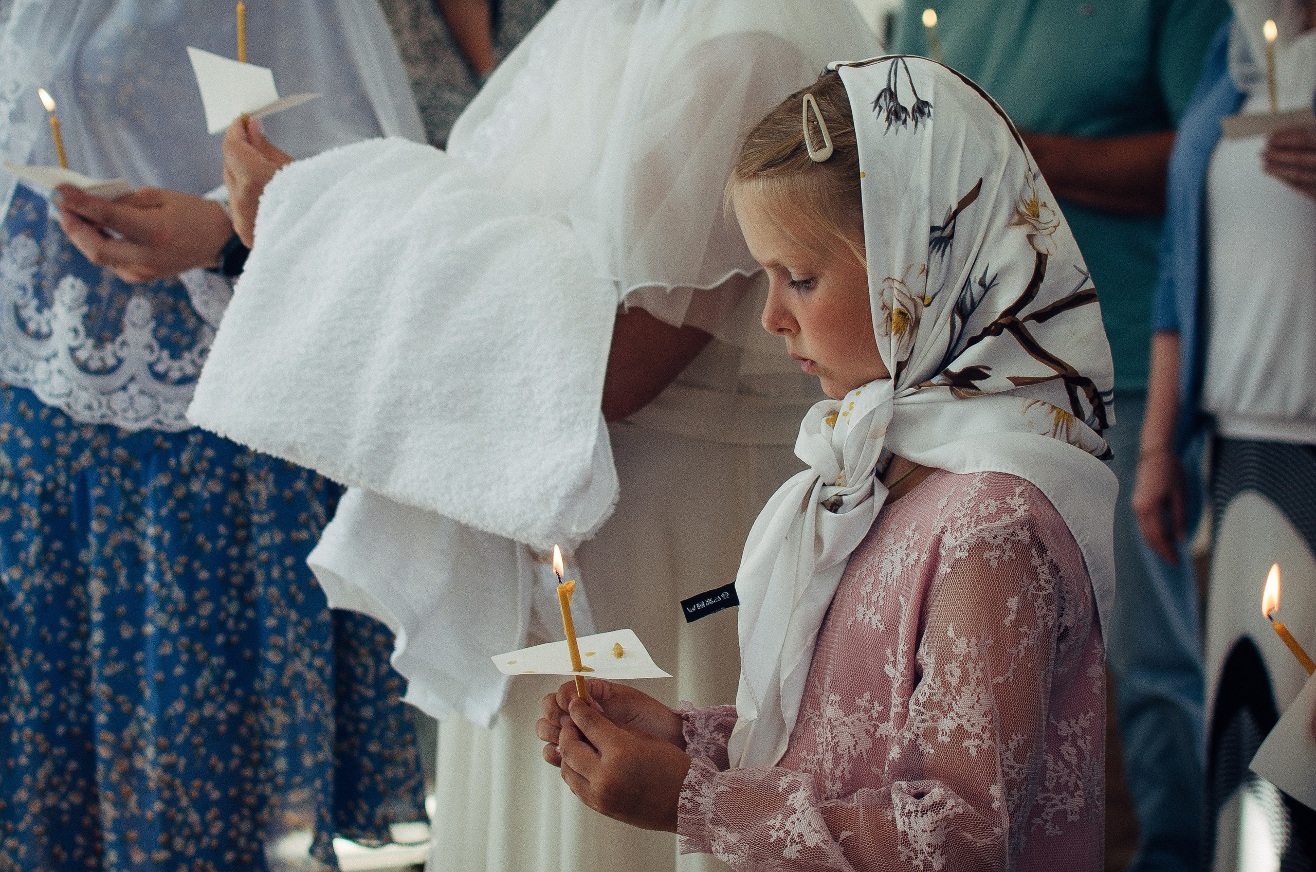Крещение Андрюши — Трогательные моменты в фотографиях. Семейный фотограф во Всеволожске и Санкт-Петербурге Юлия Капустина