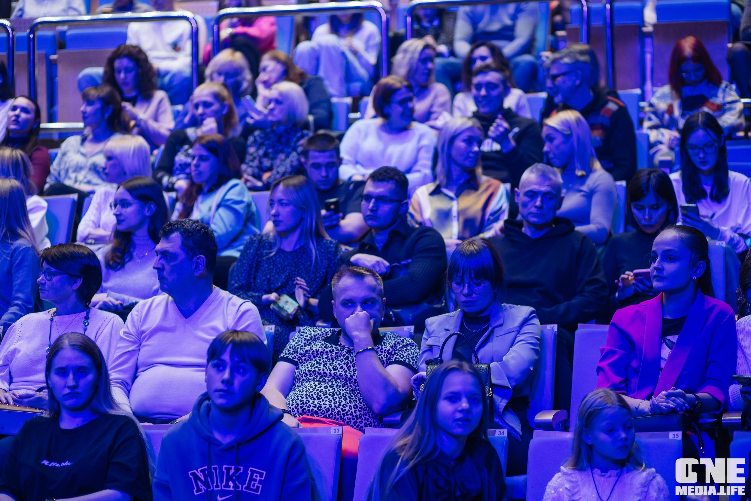 Фоторепортаж с концерта Ёлки. One Media Life: фоторепортажи, фотоотчеты с мероприятий и заведений