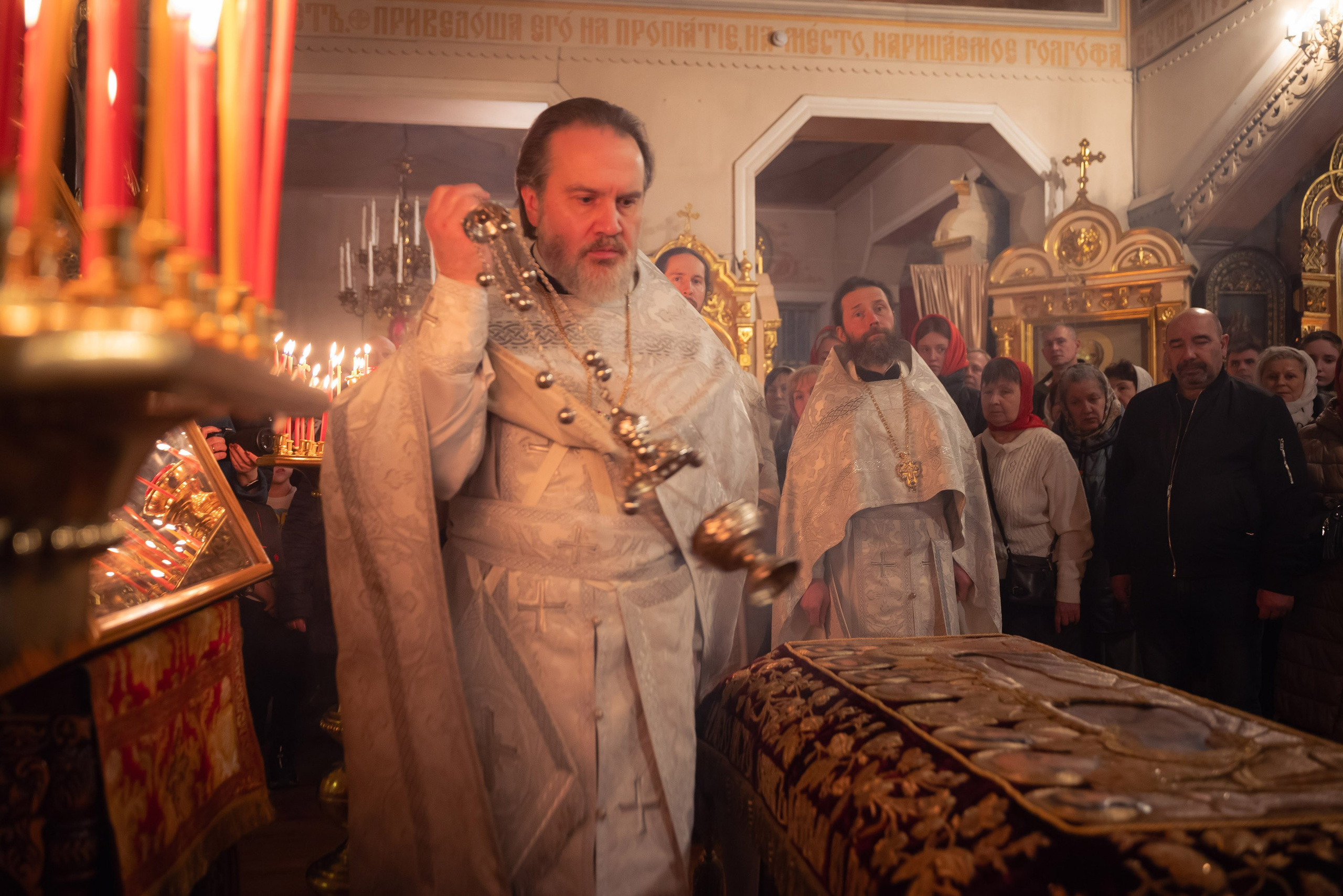 Богородский храм. Пасха. Полунощница, Божественная литургия. Антон и Татьяна Денисенко — В храме