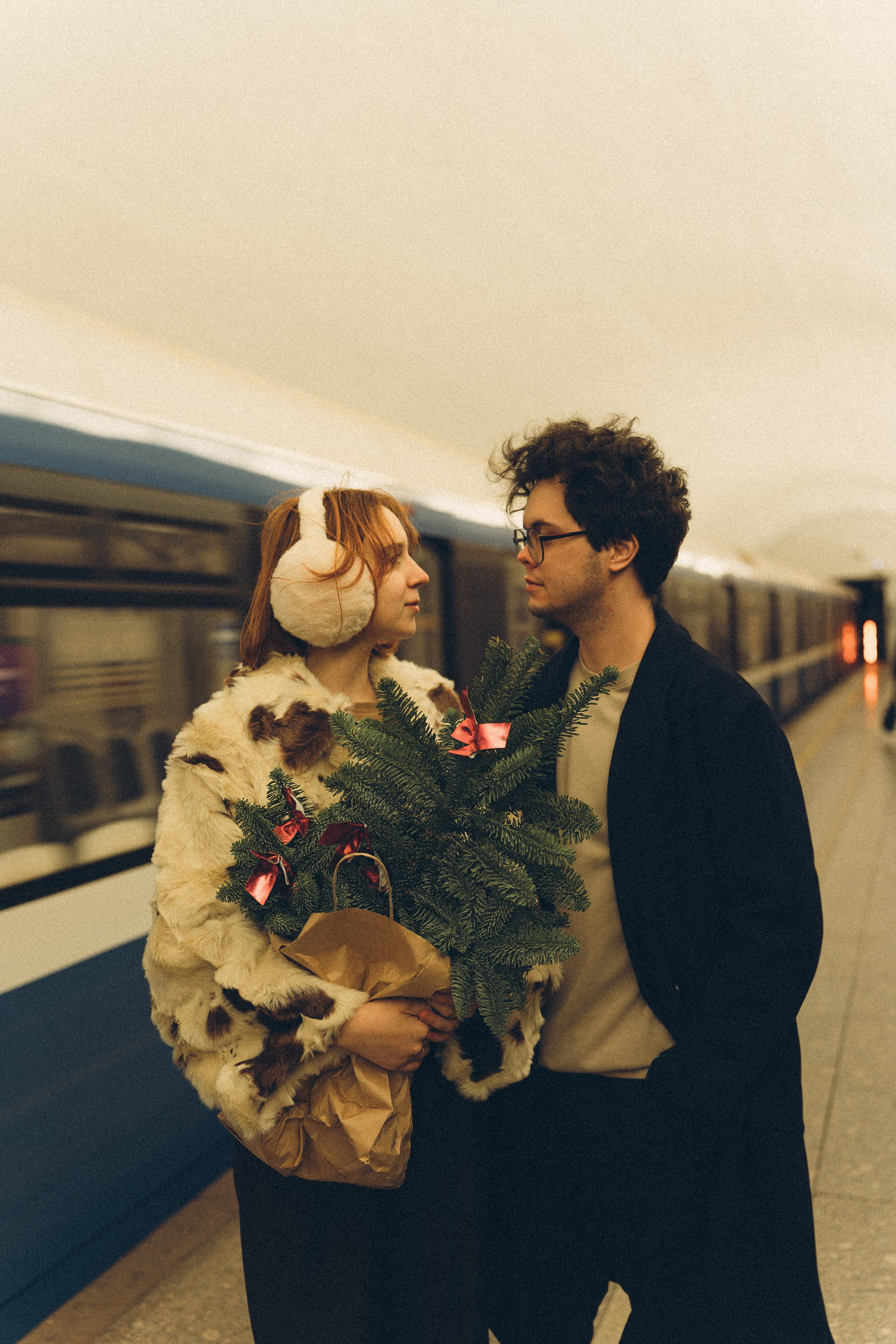 НОВОГОДНЯЯ ФОТОСЕСИИЯ ПАРЫ В МЕТРО ЛЮБОВЬ. Профессиональный фотограф, Санкт-Петербург — Виктория Богомолова