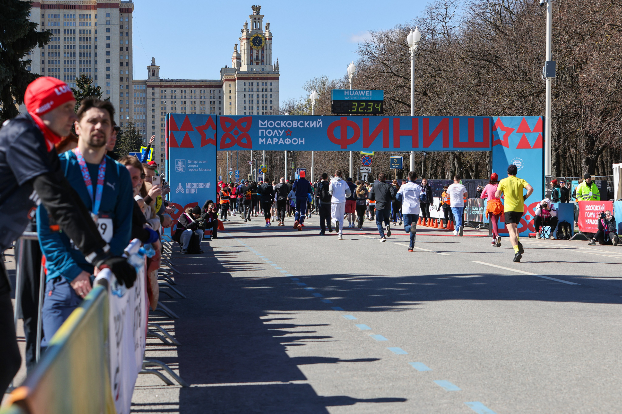 Московский полумарафон 25 и 26.04.26. Фотограф Сергей Ловкий