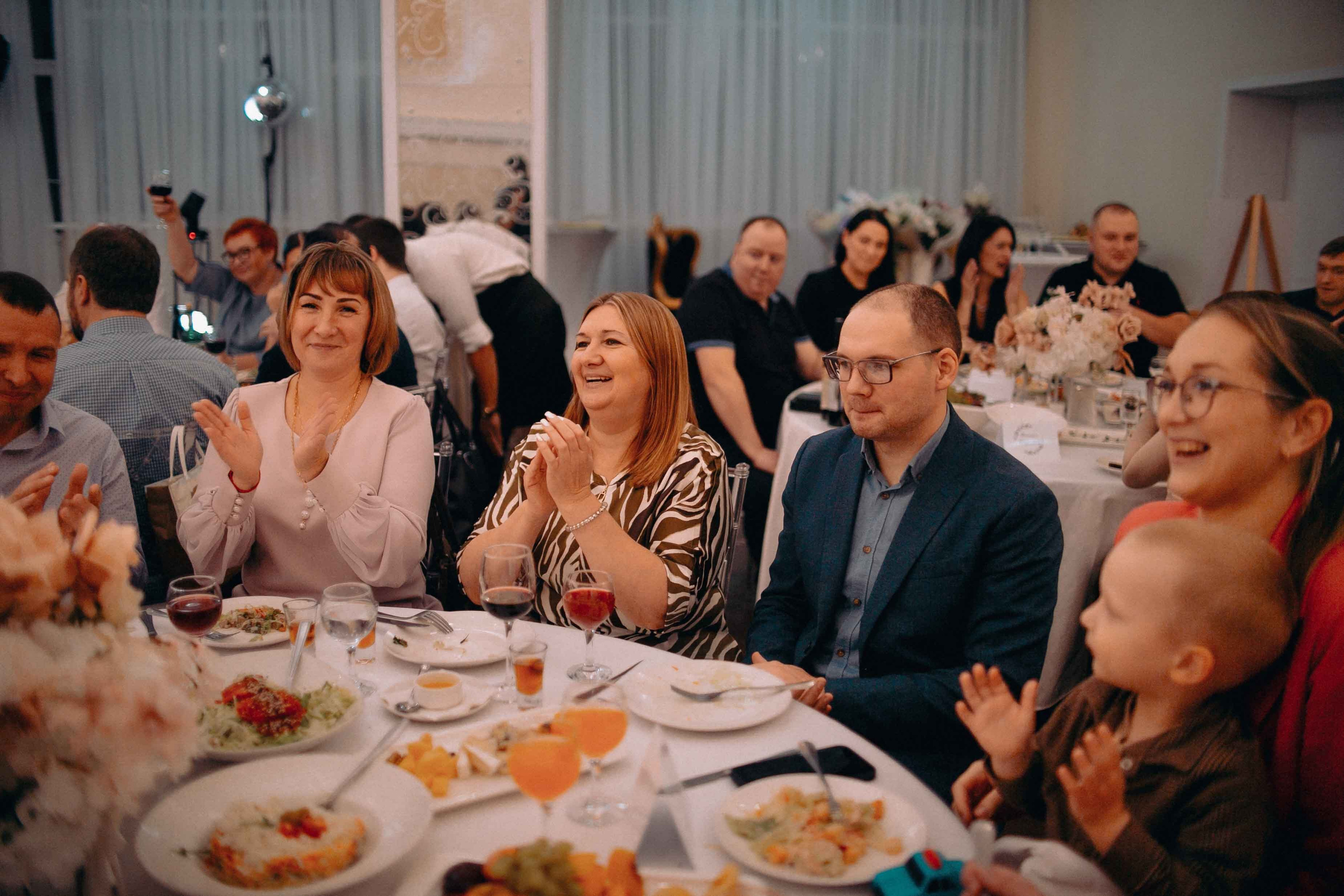 Загс + площадка. Ваш репортажный фотограф Артемий Антонов