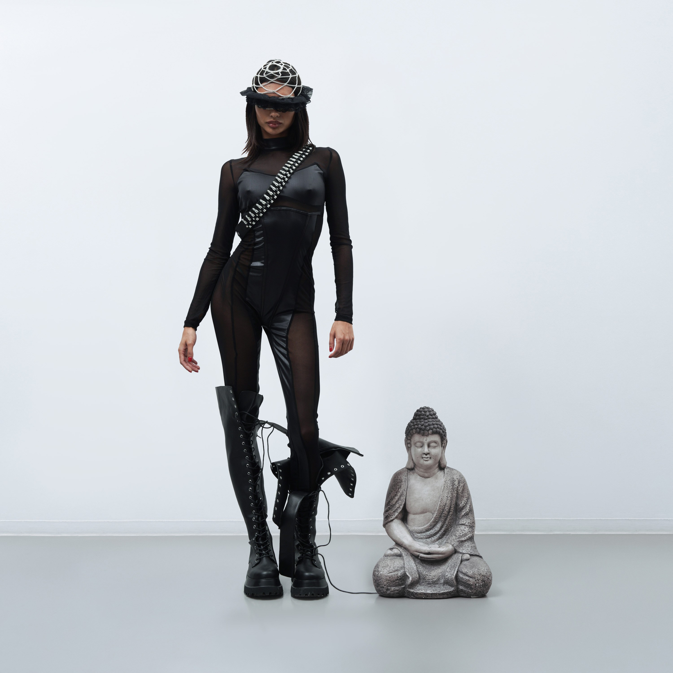 LOT «N’8». CRAZY.RENTT — Уникальная одежда в единственном экземпляре