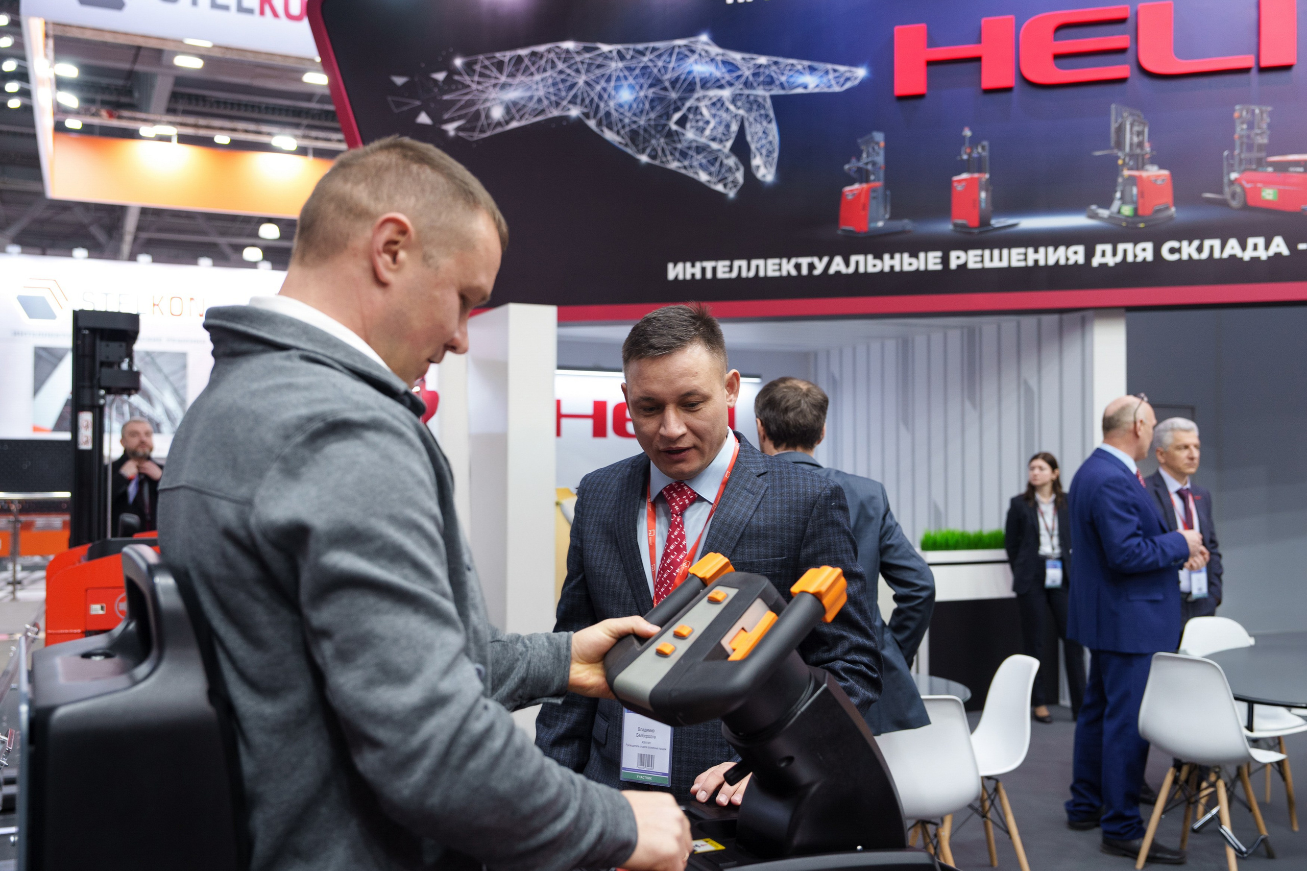 HELI. Стенд в Крокус Экспо. Фотограф Саша Блюз