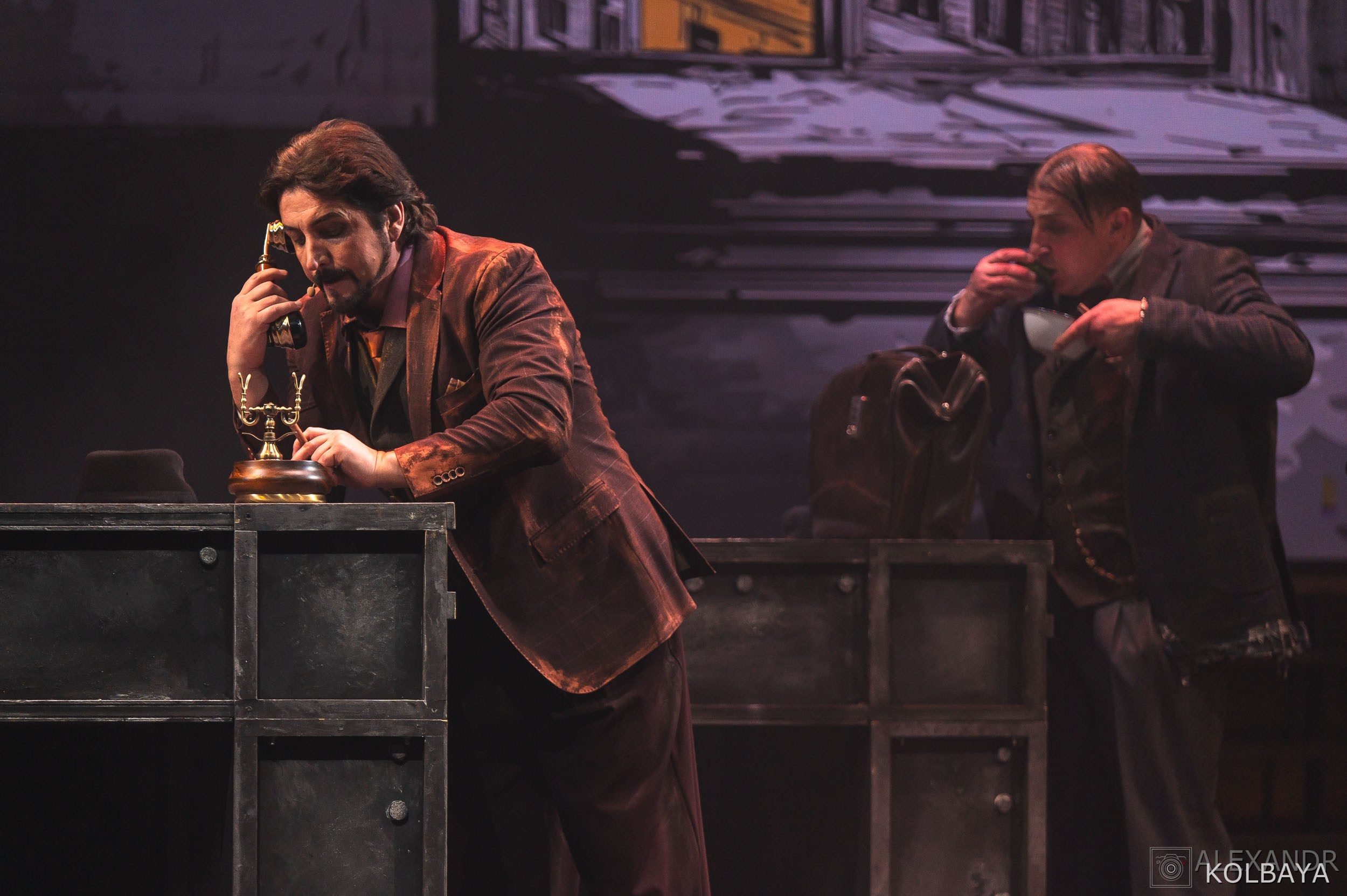 Фотографии со спектакля «Однажды в городе N». Концертный и театральный репортажный фотограф в Москве Александр Колбая