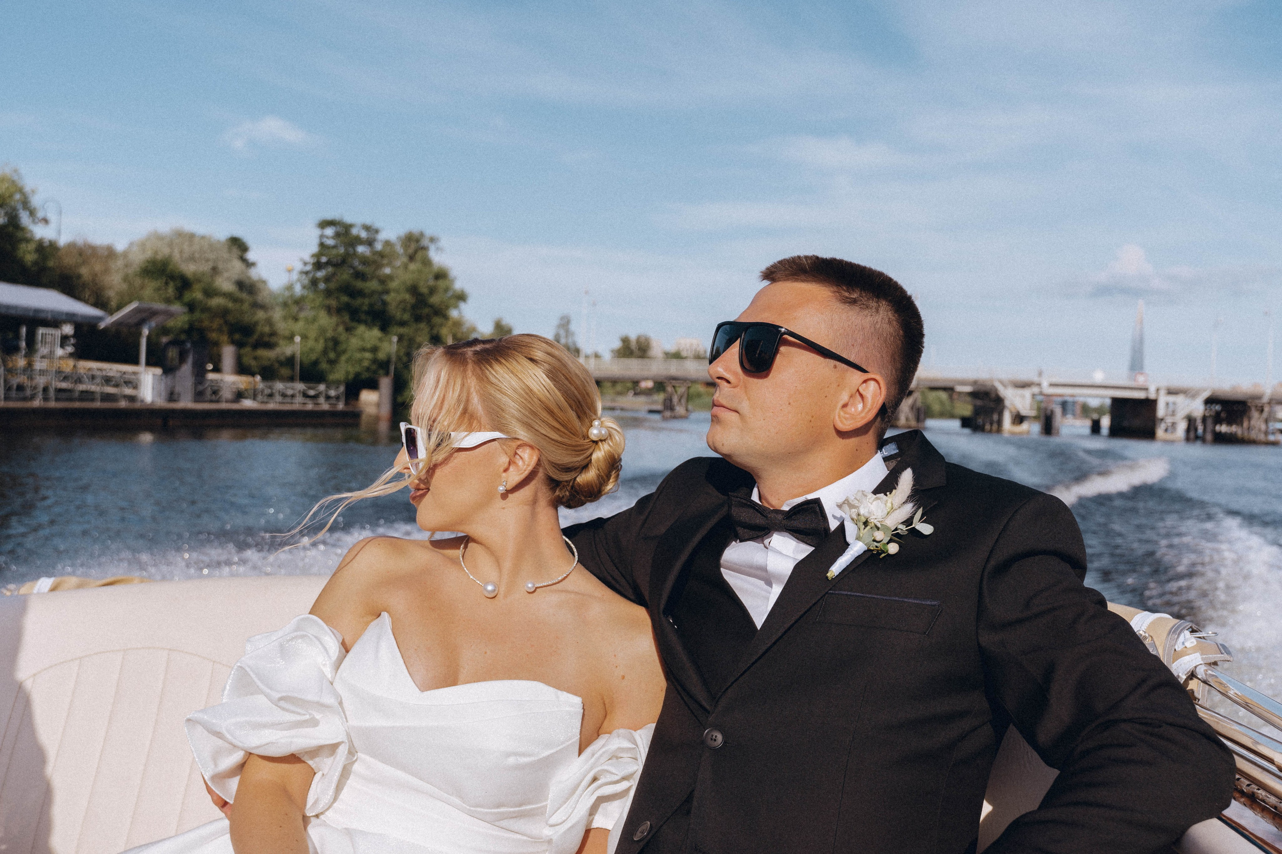 СВАДЕНБНАЯ СЬЕМКА НА КАТЕРЕ ПО КАНАЛАМ САНКТ-ПЕТЕРБУРГА И В АКВАТОРИИ НЕВЫ. Профессиональный фотограф, Санкт-Петербург — Виктория Богомолова