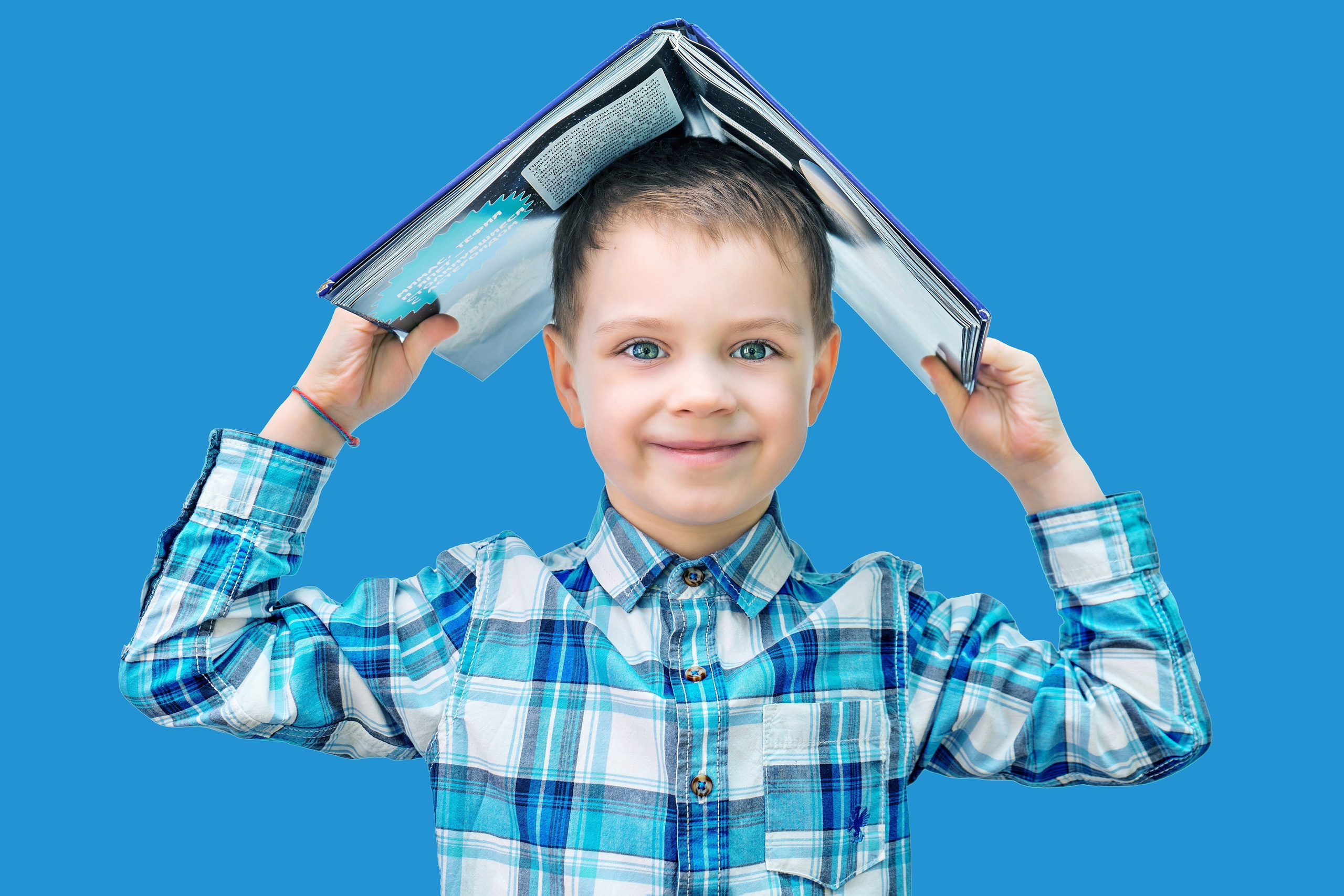 Выпускные альбомы с оживающими фотографиями. Фотограф и видеограф Москва. Свадебный фотограф, видеограф. Выпускные альбомы. Оживающие альбомы