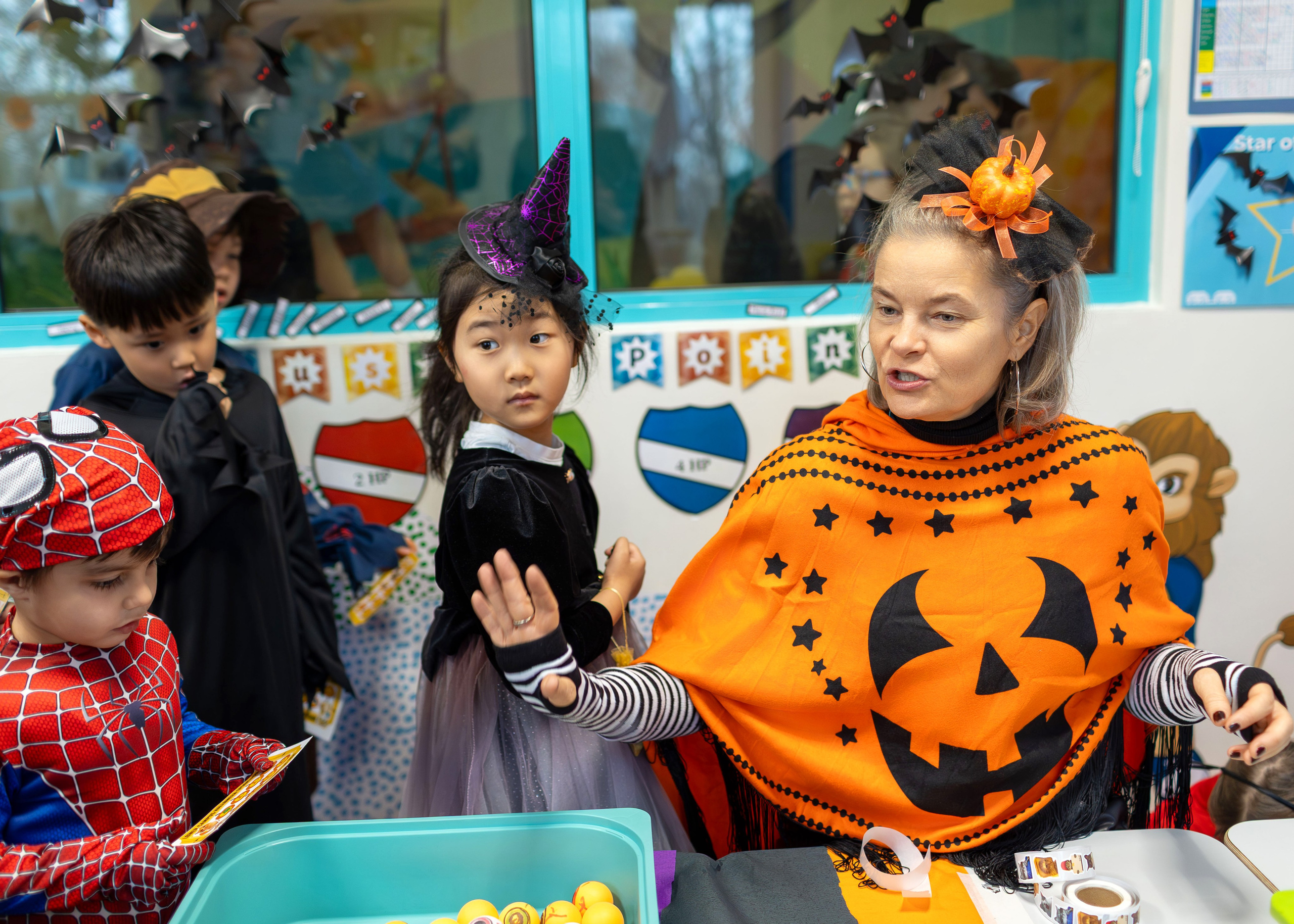Halloween в начальной школе. Выпускные альбомы для школы и детского сада — школьный фотограф Подольск, Троицк, Щербинка, Москва