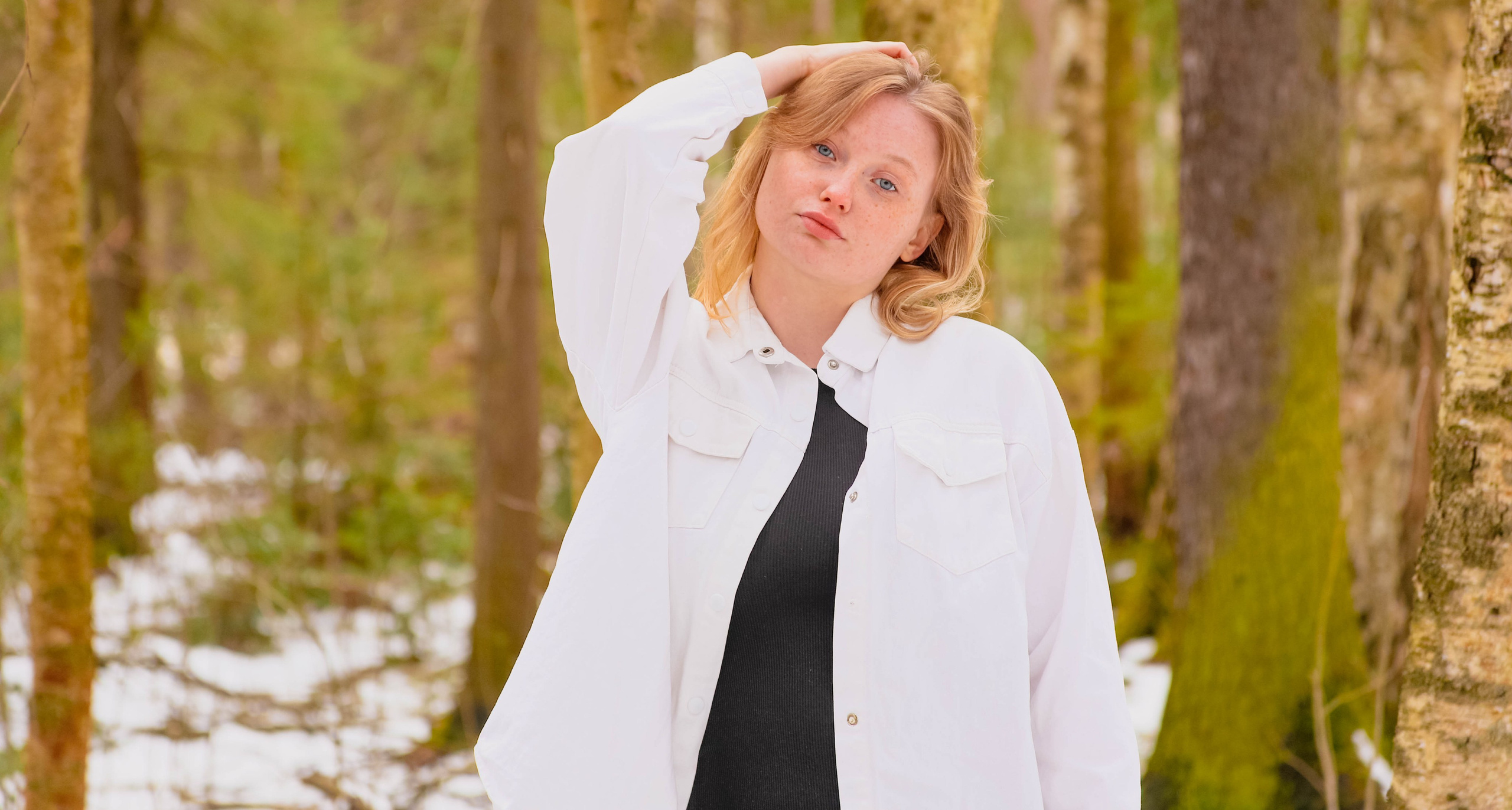 Диана на снегу босиком. Фотограф Пермь. Фотосессия в фотостудии Перми и на свежем воздухе