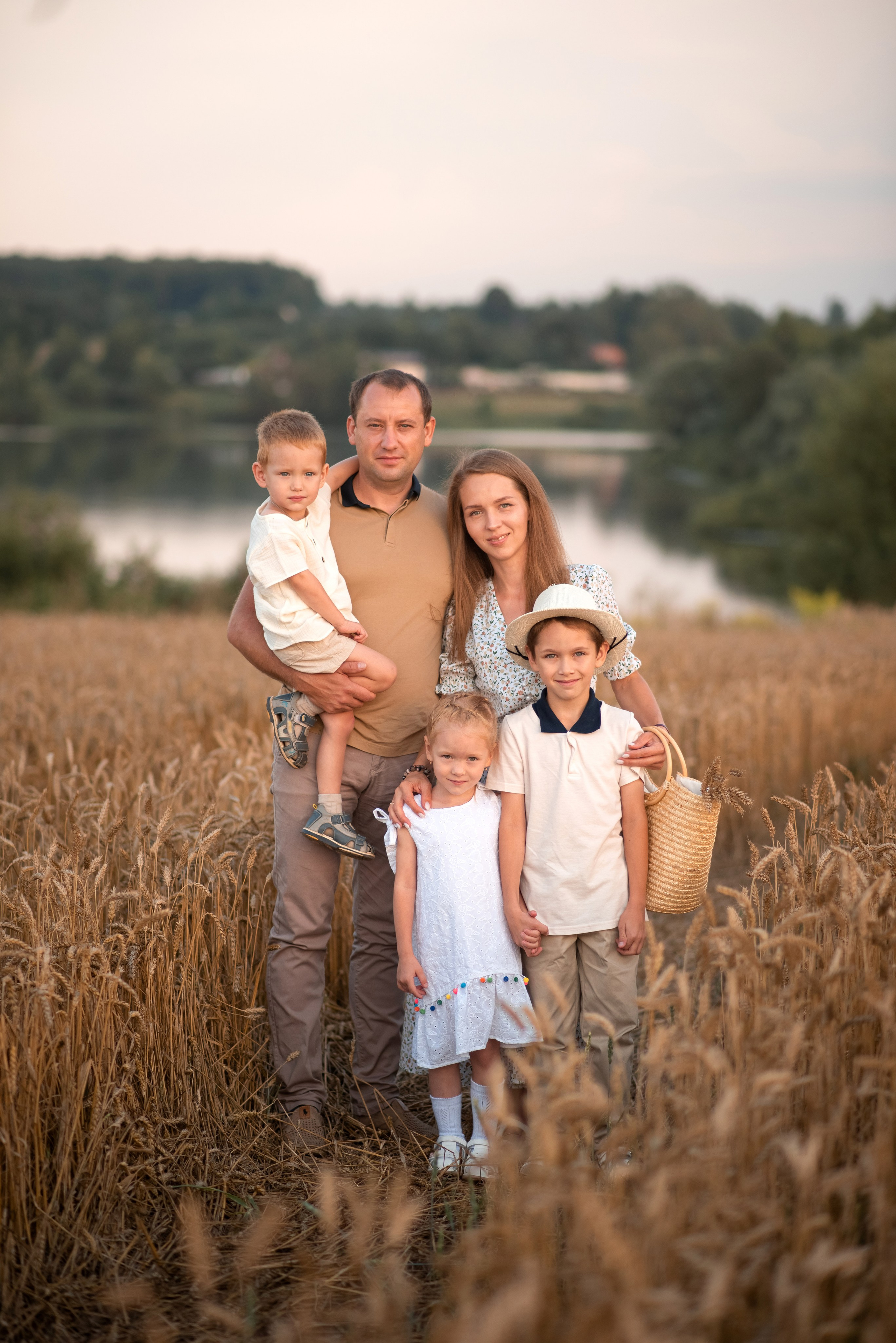 Семейная фотосессия в пшеничном поле. Семейный и детский фотограф в Туле Светлана Воронкова