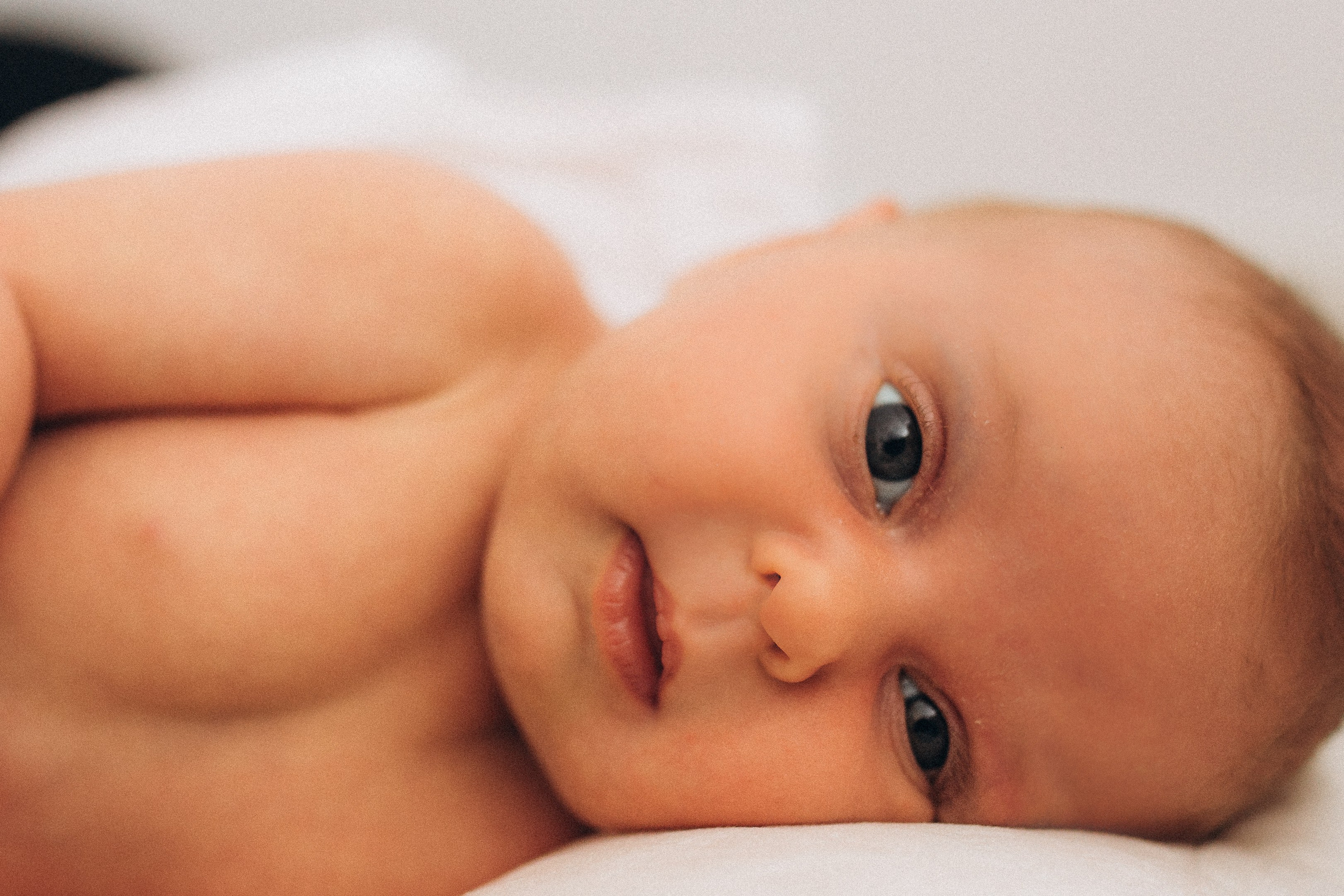 Séance newborn Sasha. Photographe des familles et enfants à Nantes et alentours