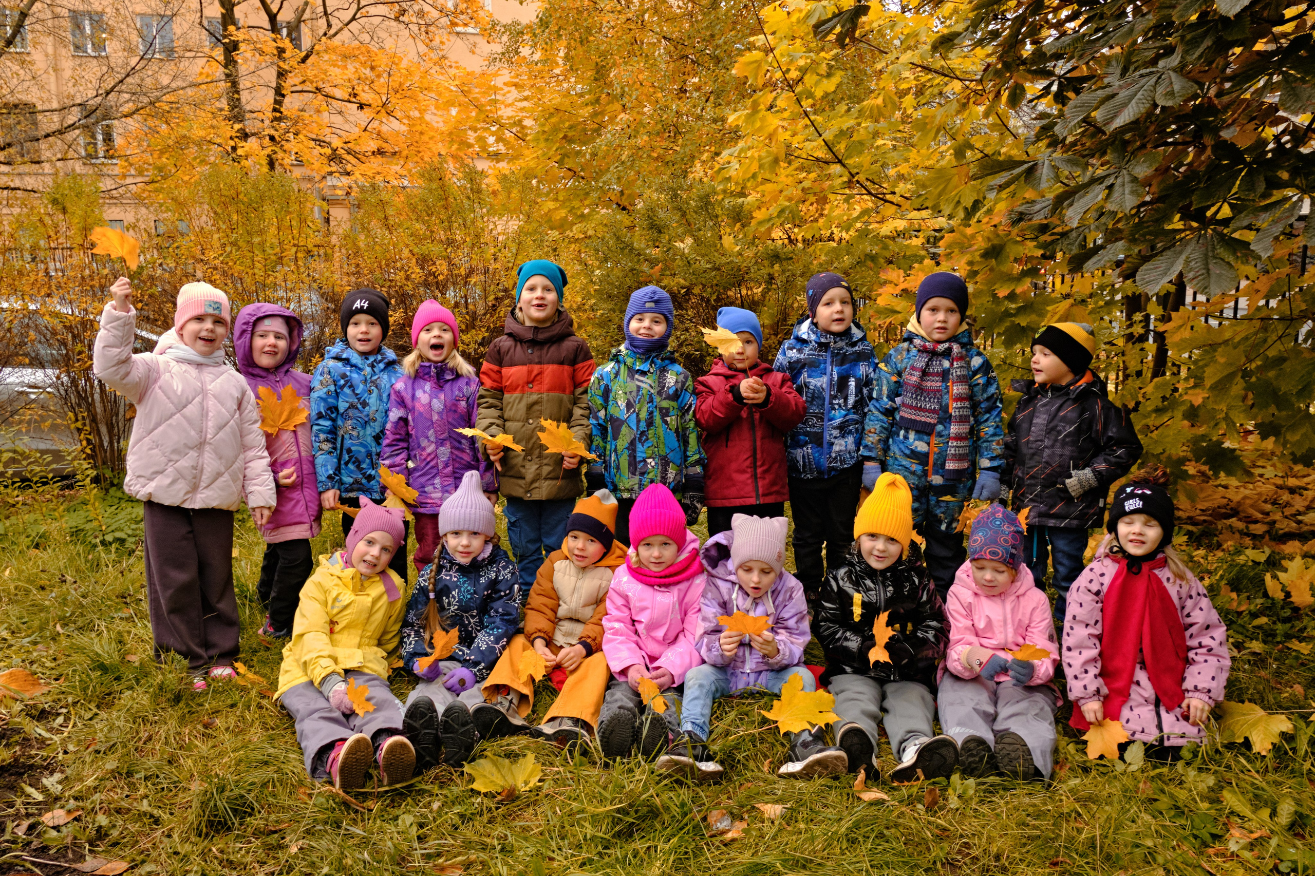 Забронировать услугу «Выпускной альбом» у фотографа Кати Вербицкой. К-КАДР — выпускные альбомы для детского сада, семейные фотографии, предметная и модельная съемка в СПб