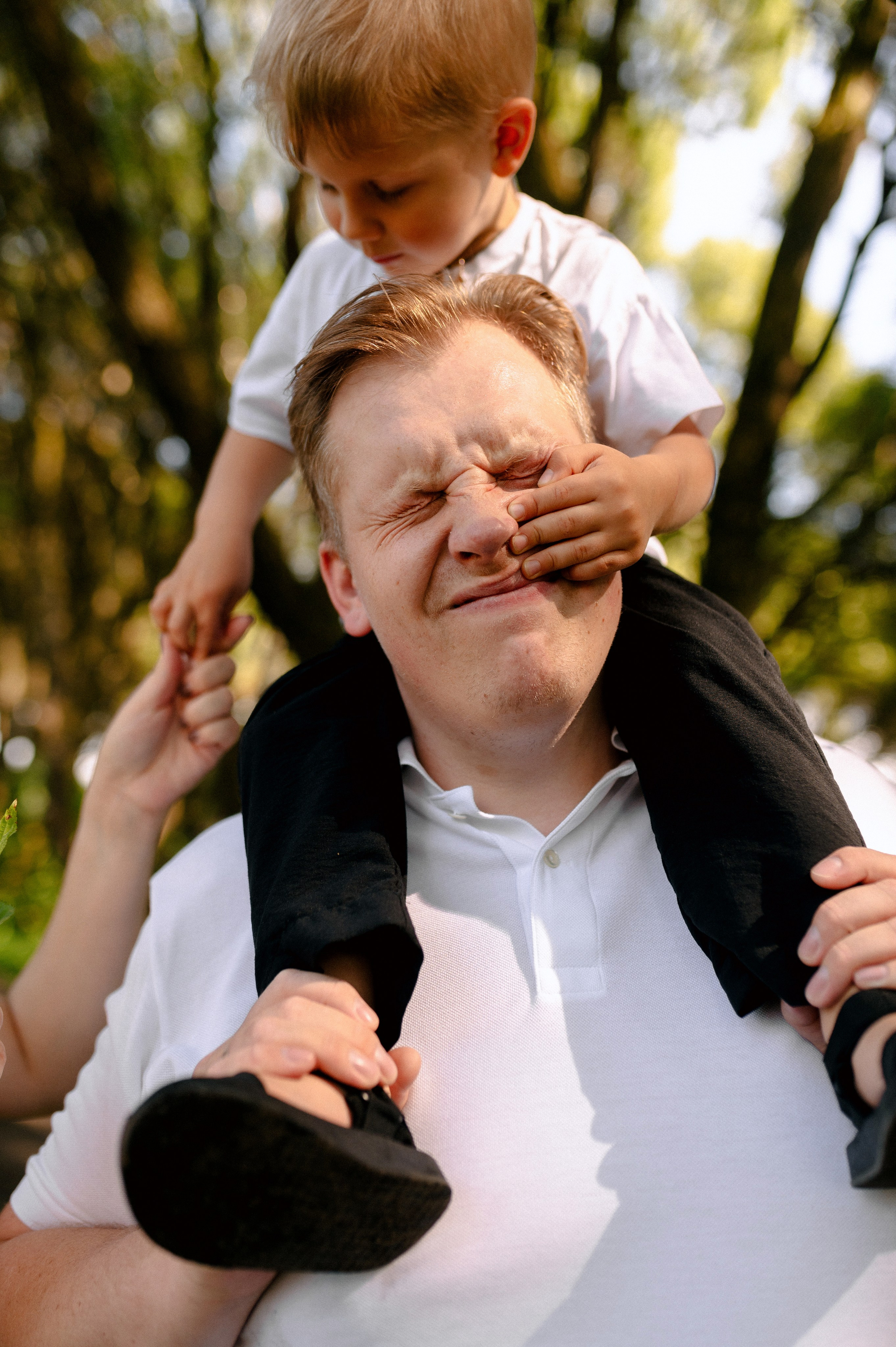 НА ДЕРЕВО ЗАЛЕЗУ. Шашкова Вероника / Свадебный и семейный фотограф Москва и Ярославль