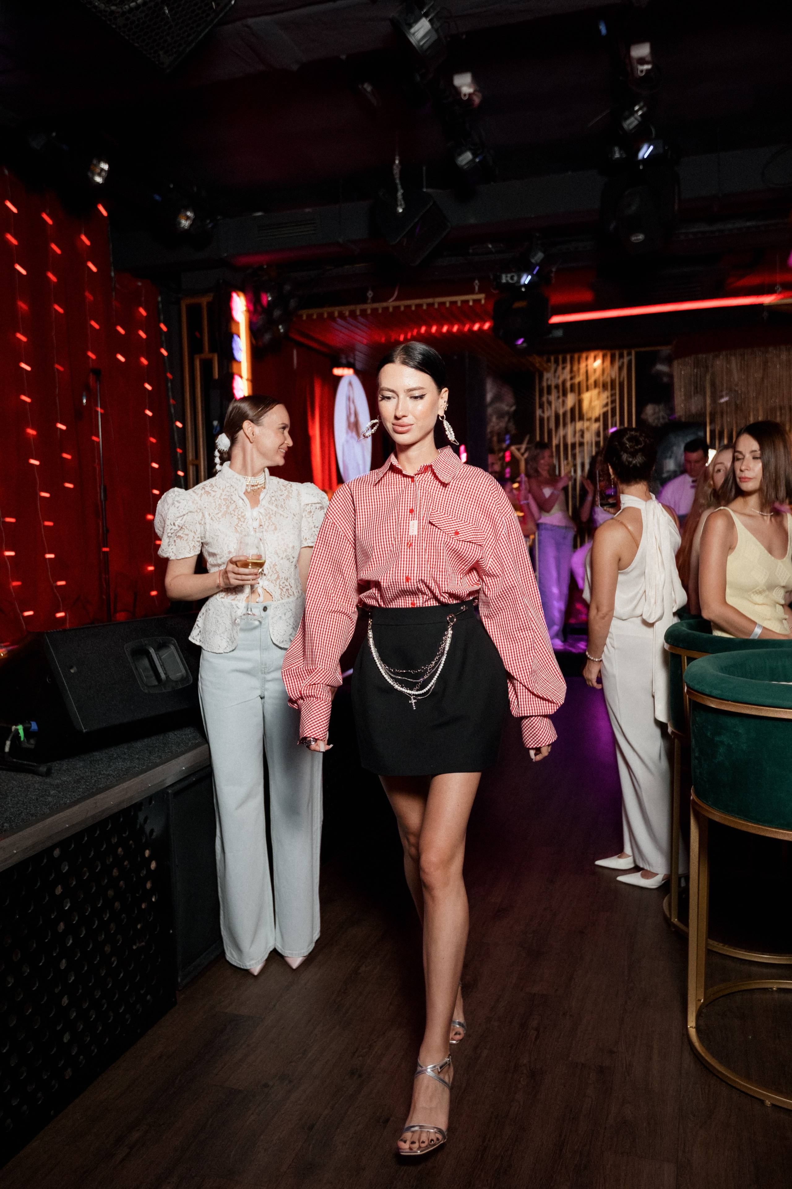 ELE AMU x PLUM — Показ новой коллекции брендов. СВОИ. ФОТООТЧЕТЫ-СОБЫТИЯ-МЕСТА