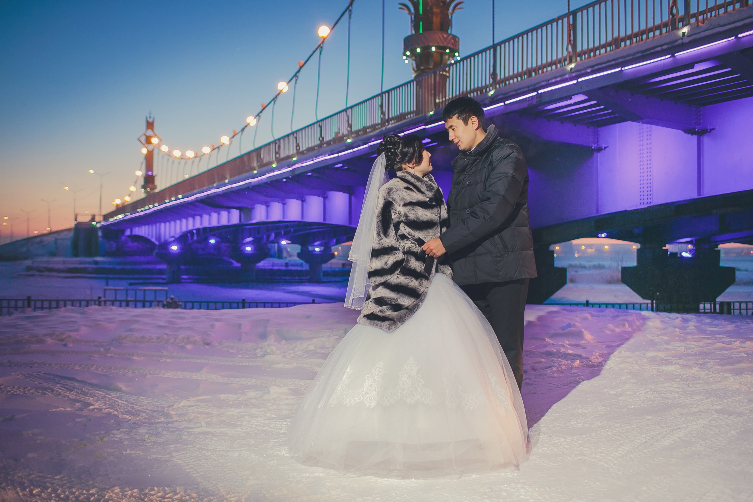 Зимнее свадебное фото. Фотограф Надежда Куин, Якутск