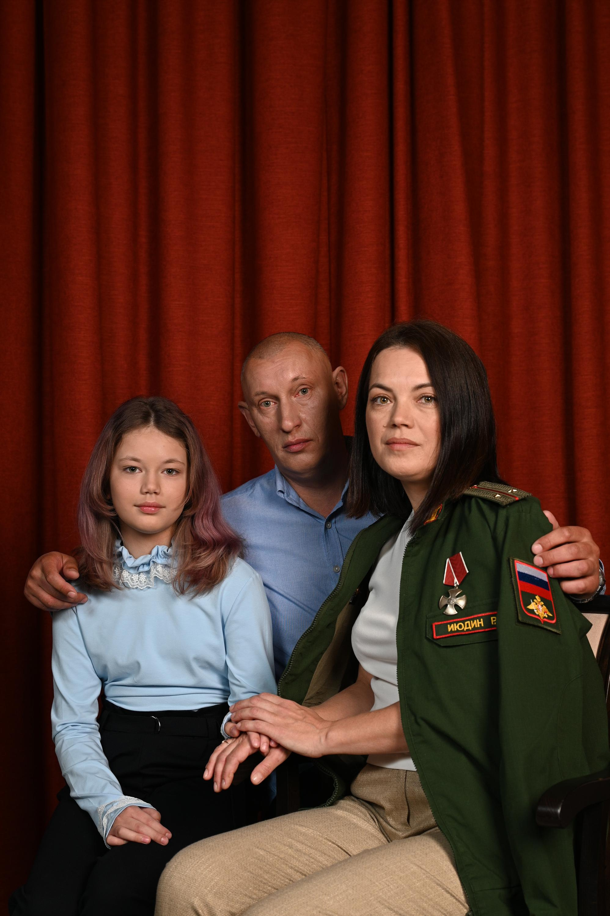 Фотовыставка про семьи героев СВО. Фотопортреты в Казани  фотограф Олег Каракулов