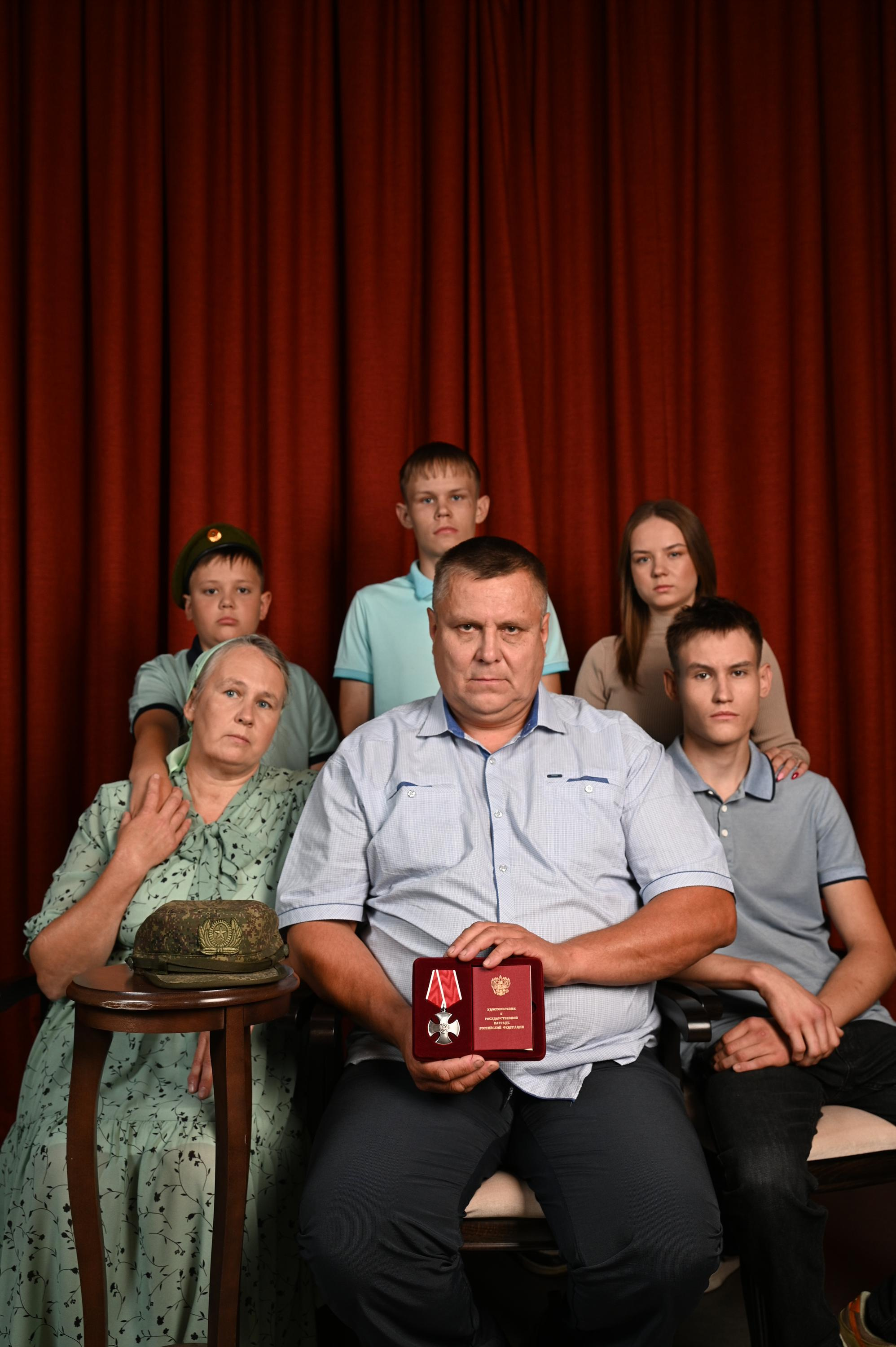 Фотовыставка про семьи героев СВО. Фотопортреты в Казани  фотограф Олег Каракулов