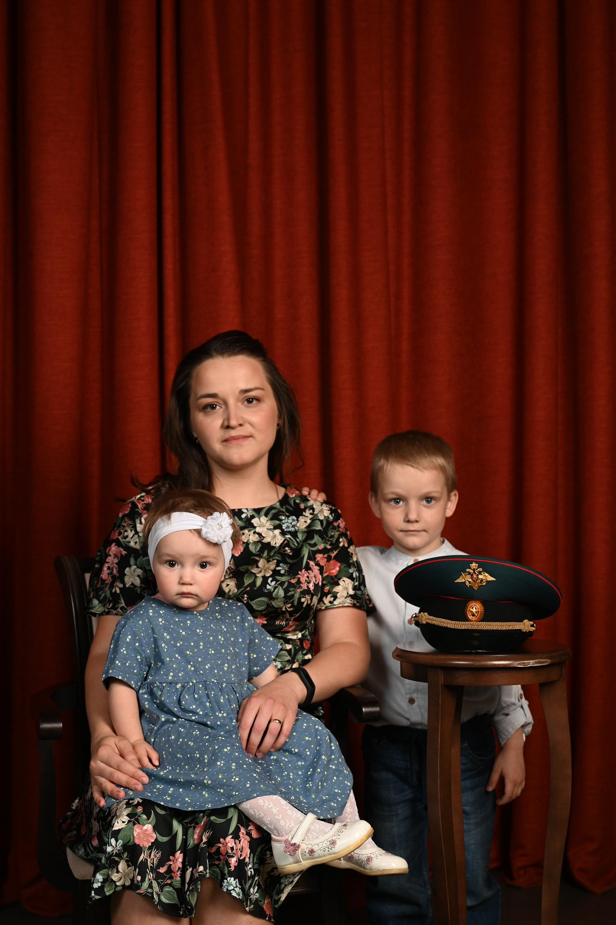 Фотовыставка про семьи героев СВО. Фотопортреты в Казани  фотограф Олег Каракулов