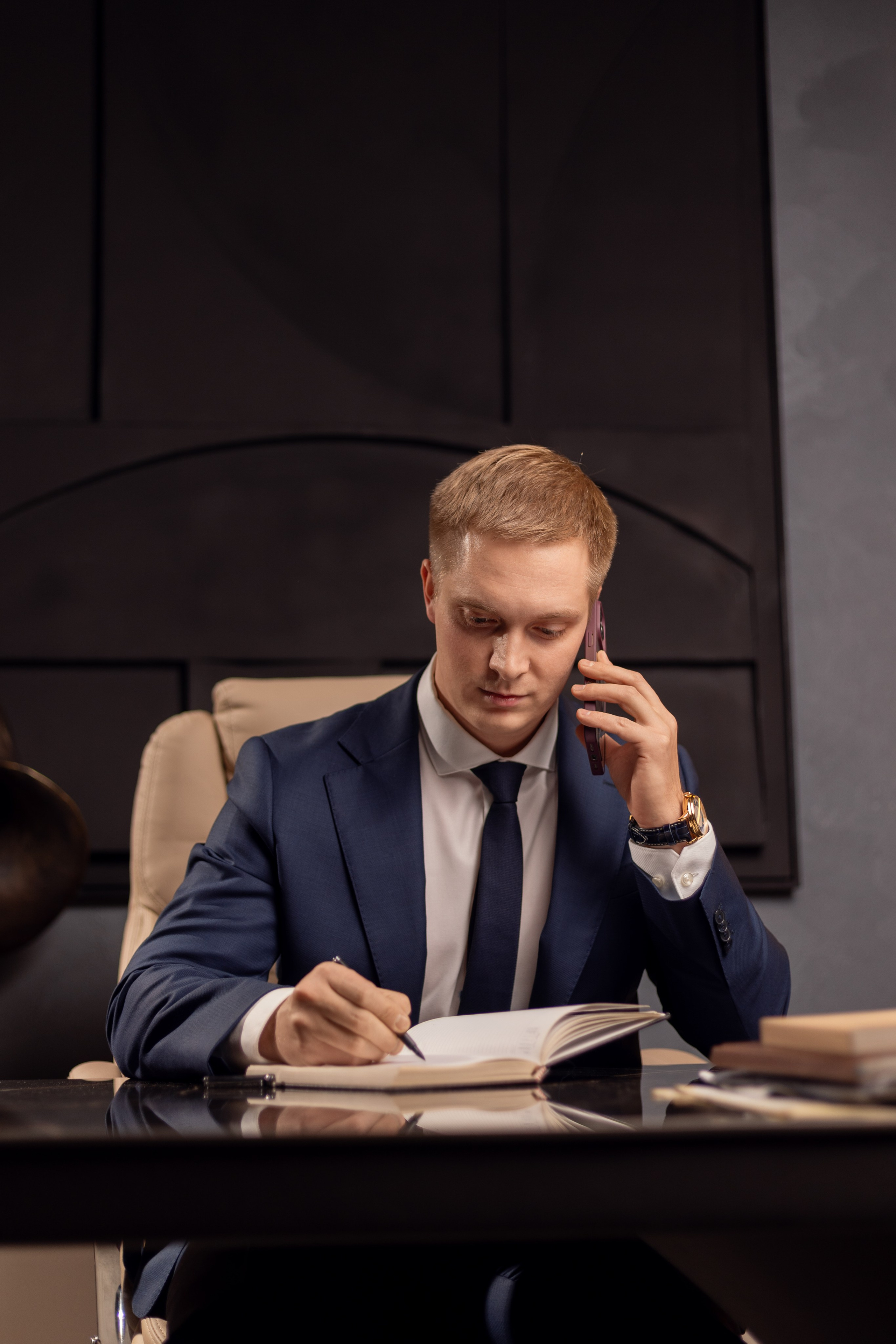 Фотосессия юриста: 4 образа за 2 часа в студии. Кейс. Контент фотограф Казань Татьяна Горина