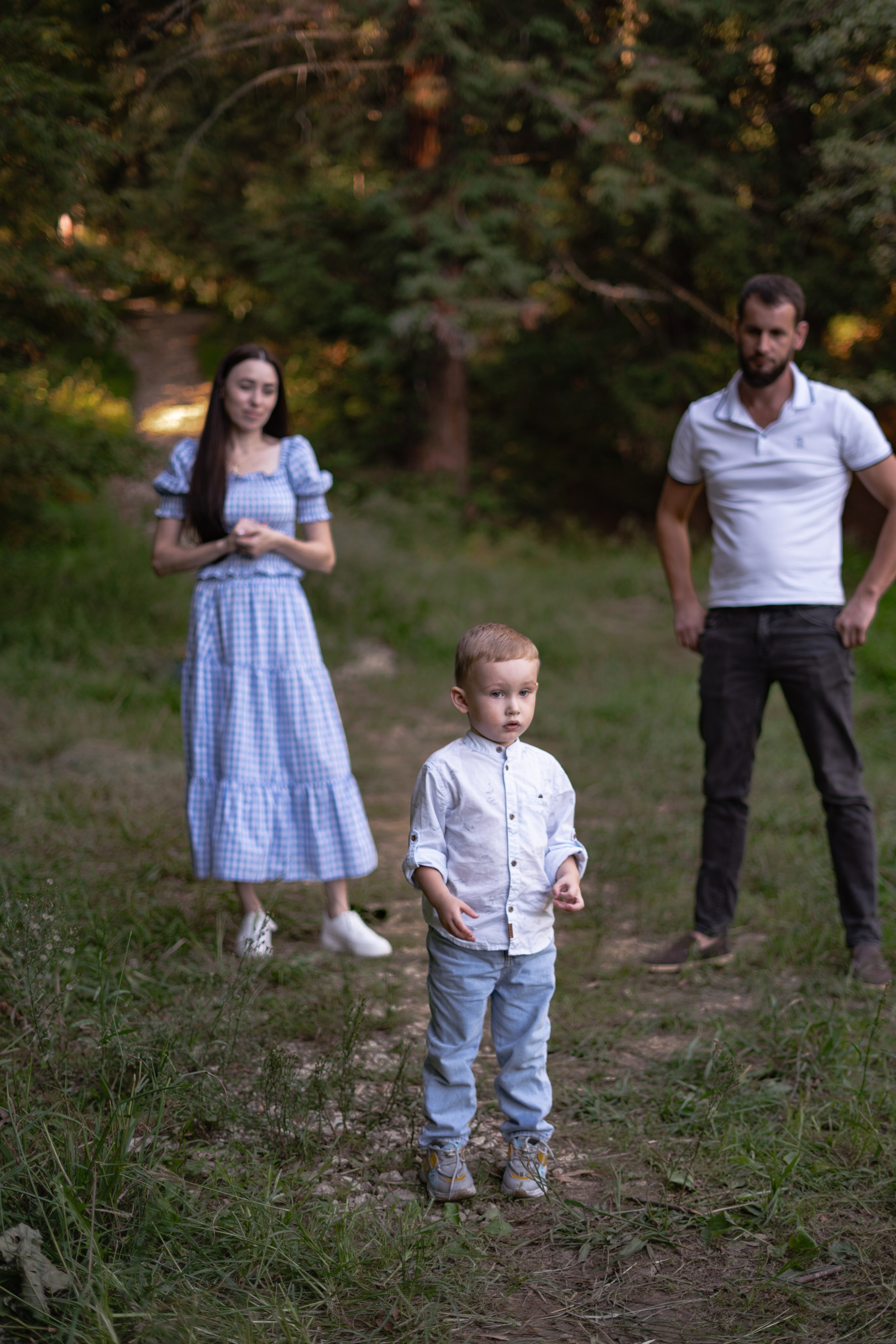 Семейная фотосессия в лесу у озера. Профессиональный Фотограф в Сочи Марина Ситкина