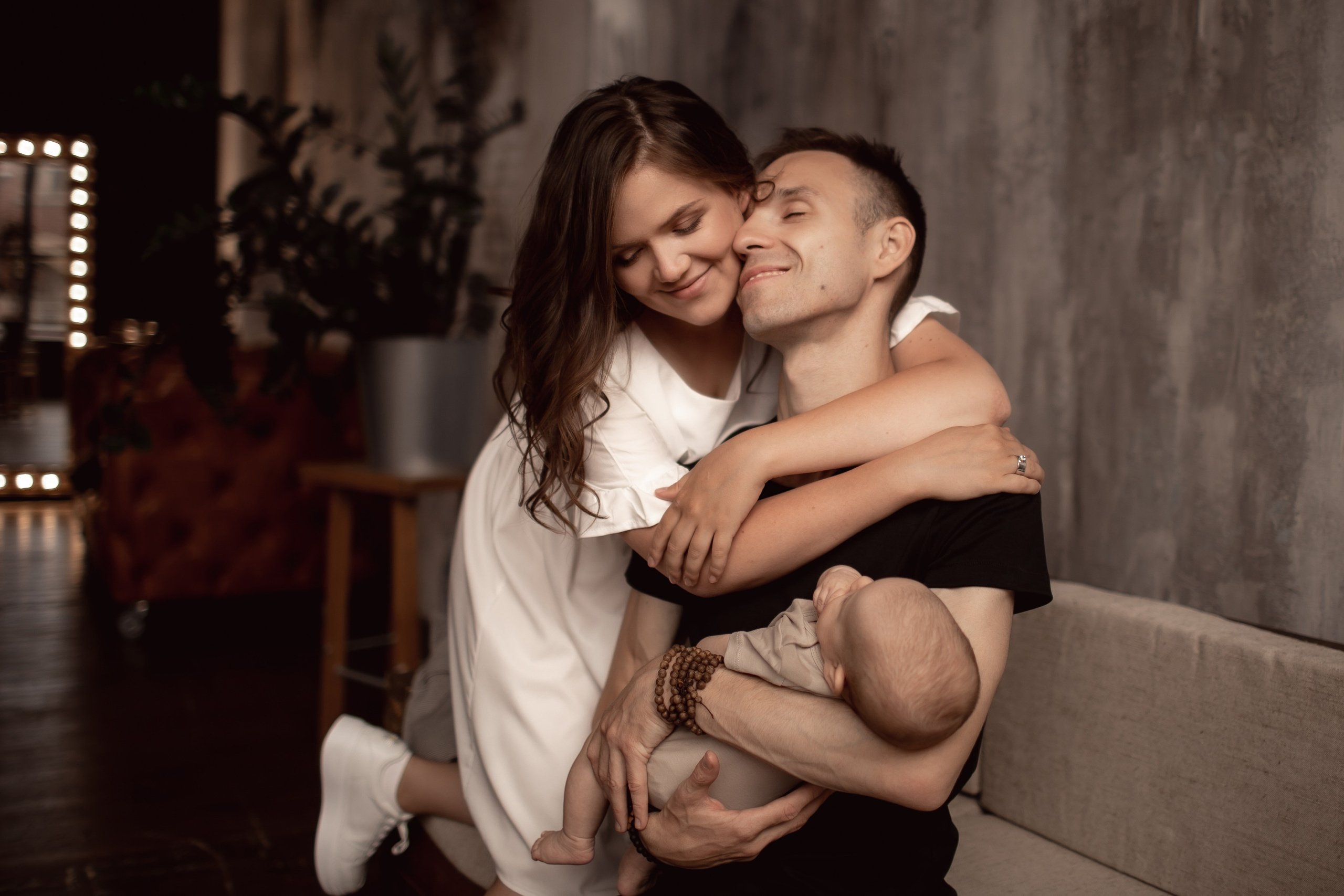 Валерия и Геннадий с крошкой. Семейный фотограф в Москве