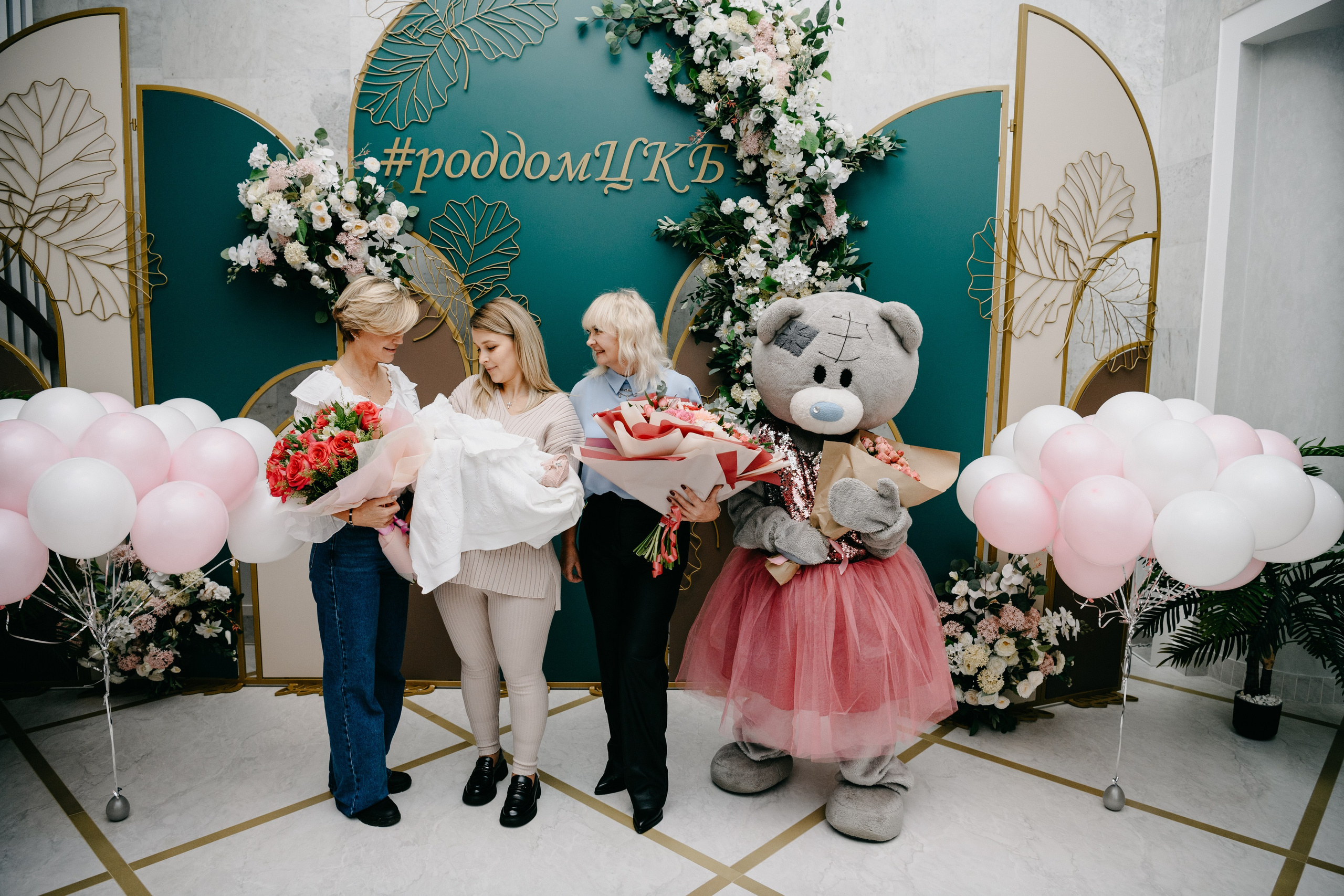 Выписка Елизаветы в ЦКБ. Фотограф на выписку из роддома в Москве и МО