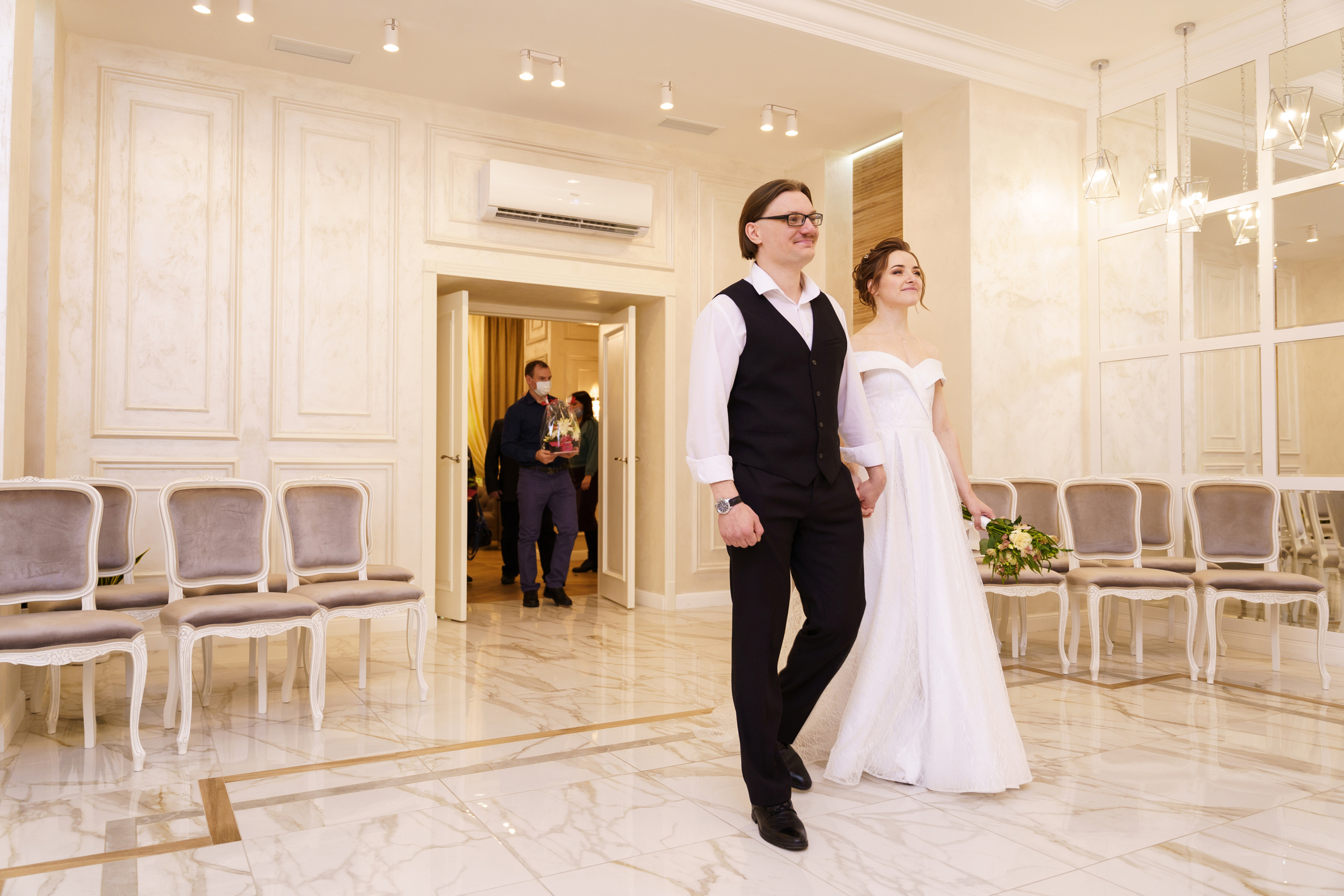 Свадебный фотограф Евгения Языкова в Архангельске – классика и репортаж