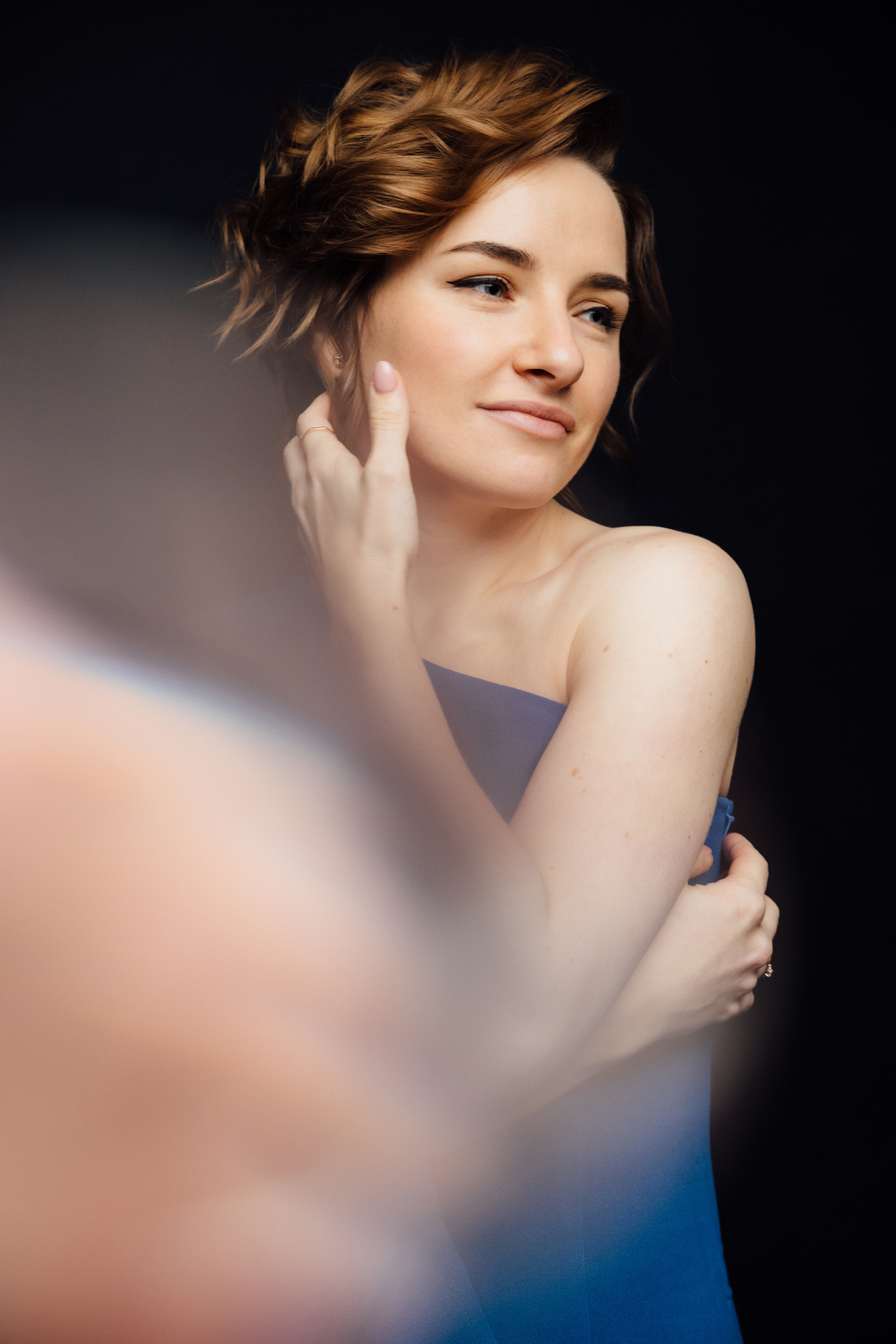 Фотодень в студии на черном фоне в Архангельске