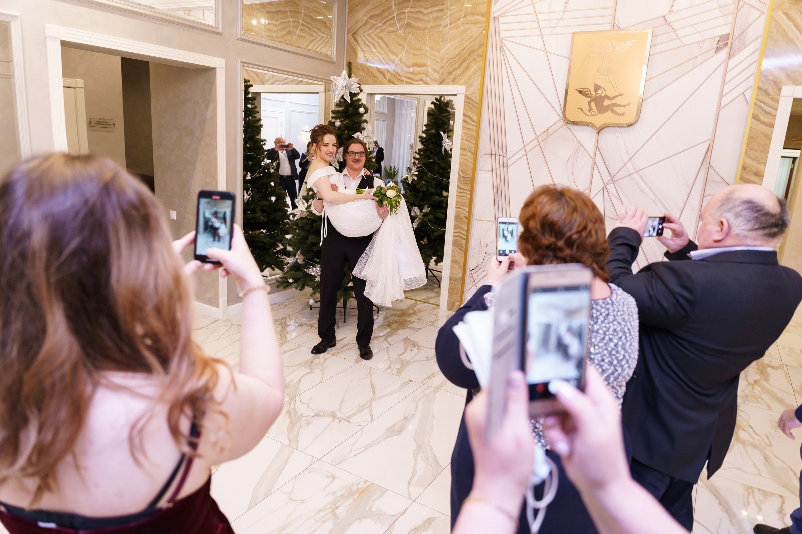 Свадебный фотограф Евгения Языкова в Архангельске – классика и репортаж