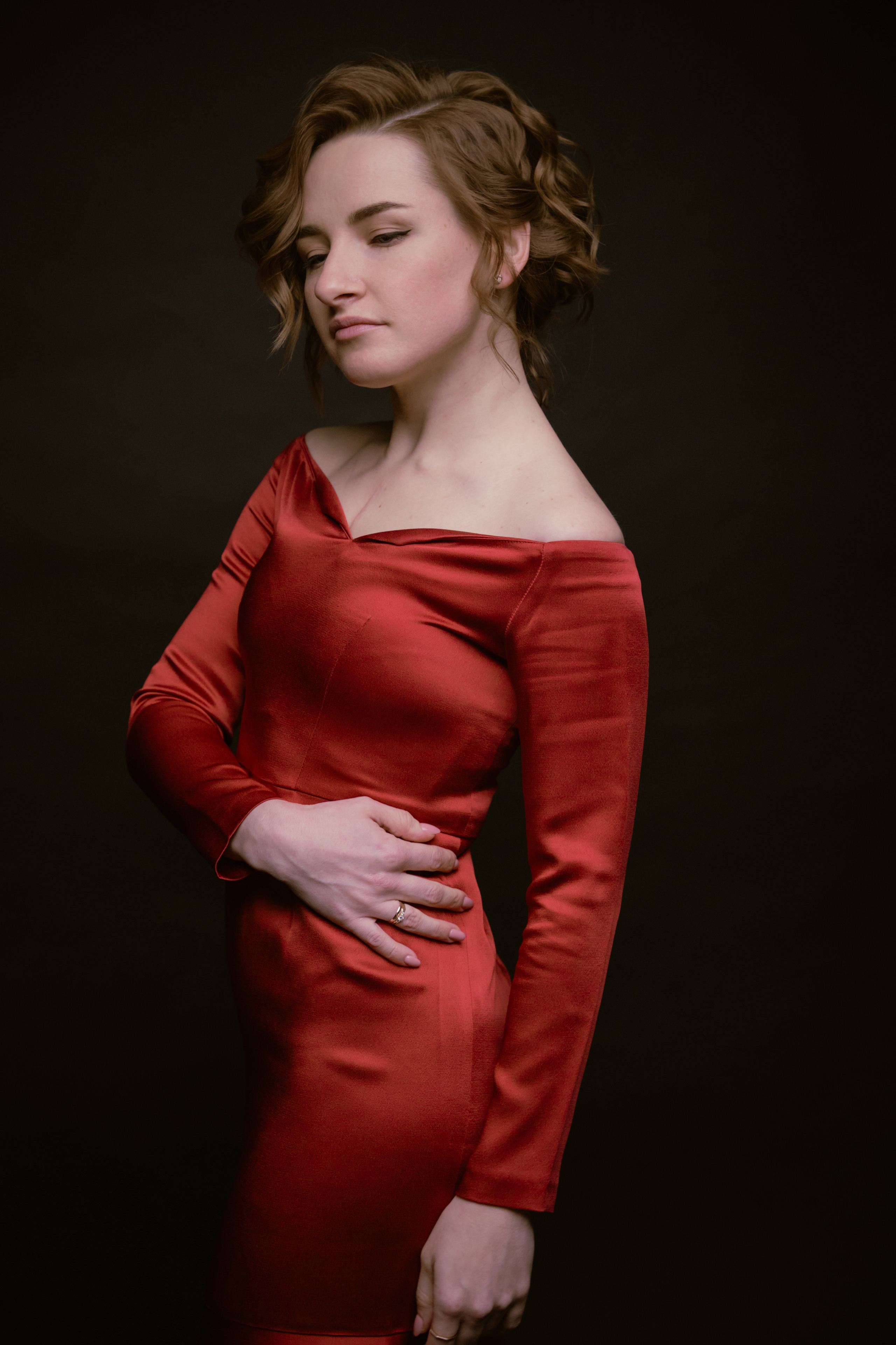 Фотодень в студии на черном фоне в Архангельске