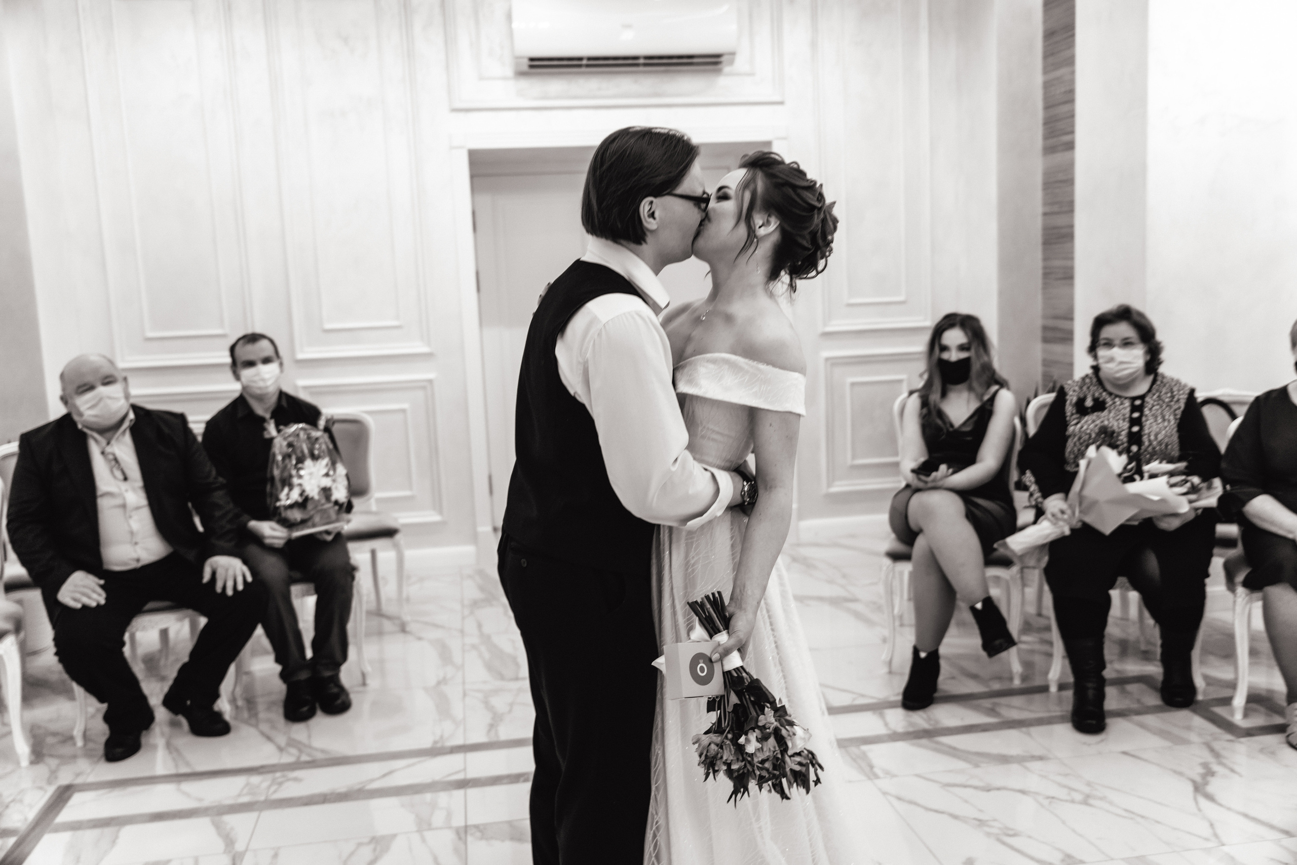 Свадебный фотограф Евгения Языкова в Архангельске – классика и репортаж