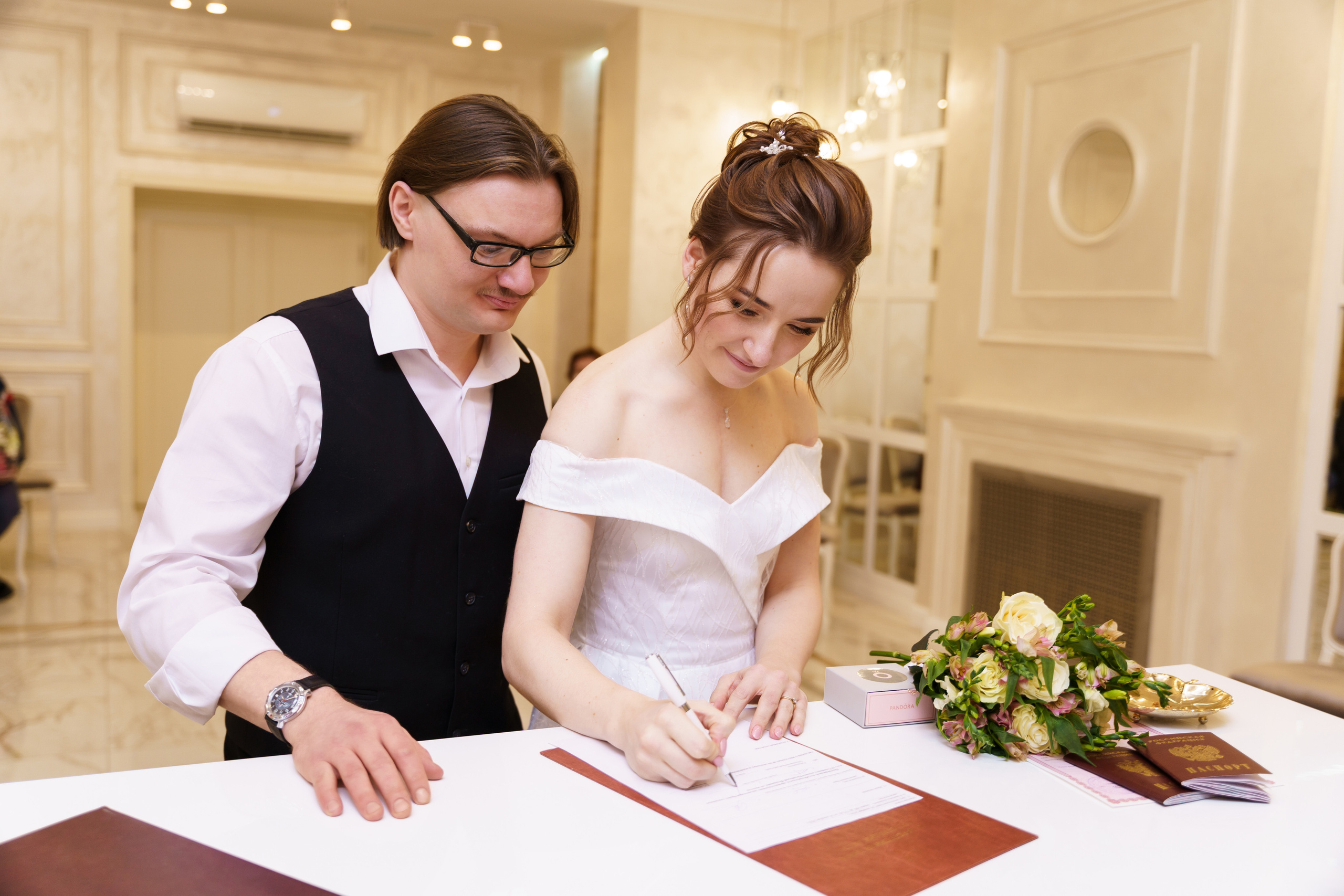 Свадебный фотограф Евгения Языкова в Архангельске – классика и репортаж