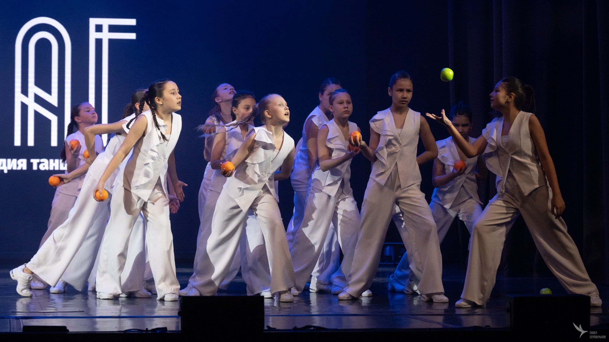 Отчетный концерт студии танца «ШАГ». Репортажный фотограф в Казани Павел Серпокрылов