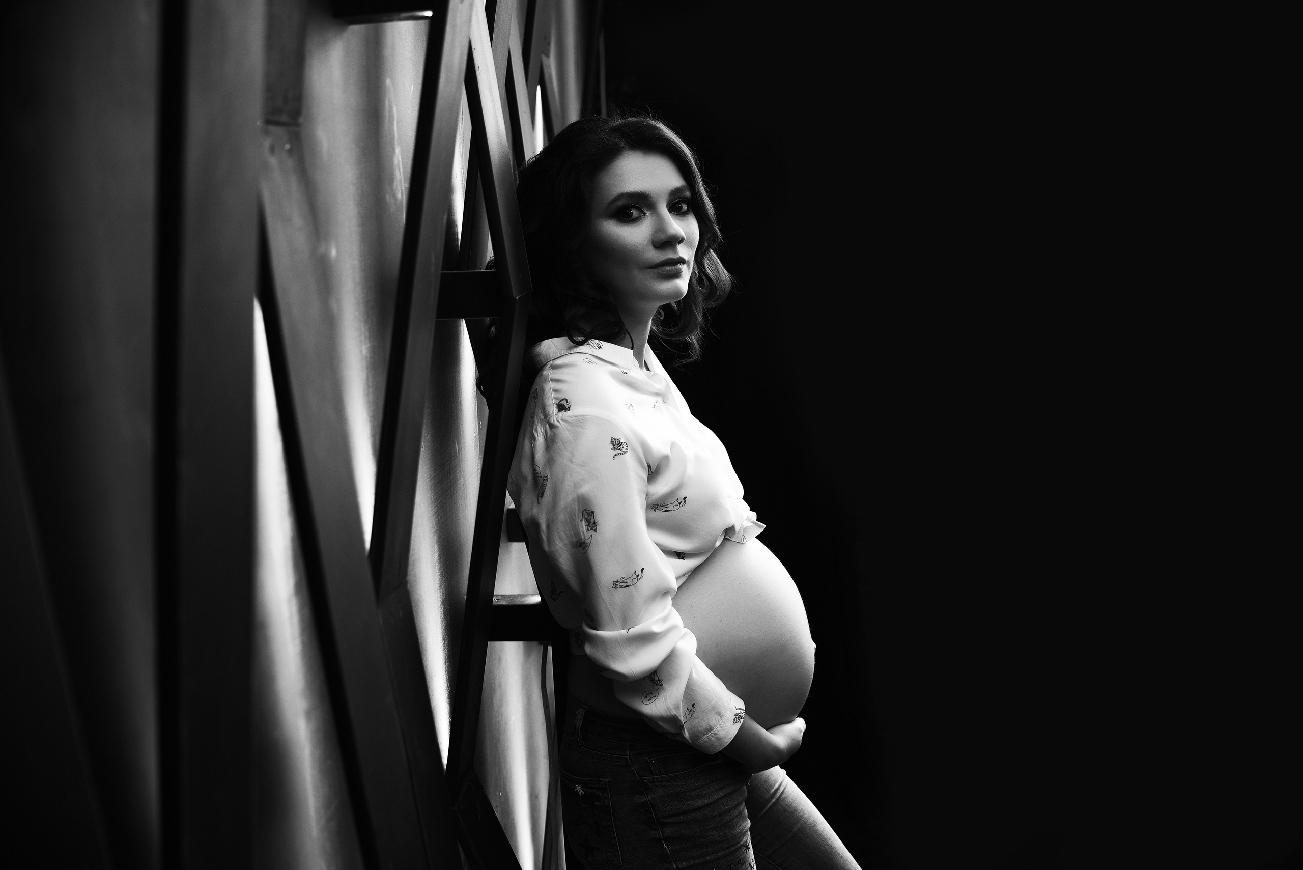 Фотосессия беременности студийная съемка. Свадебный, семейный, детский, контент фотограф в Омске Максим Ильин