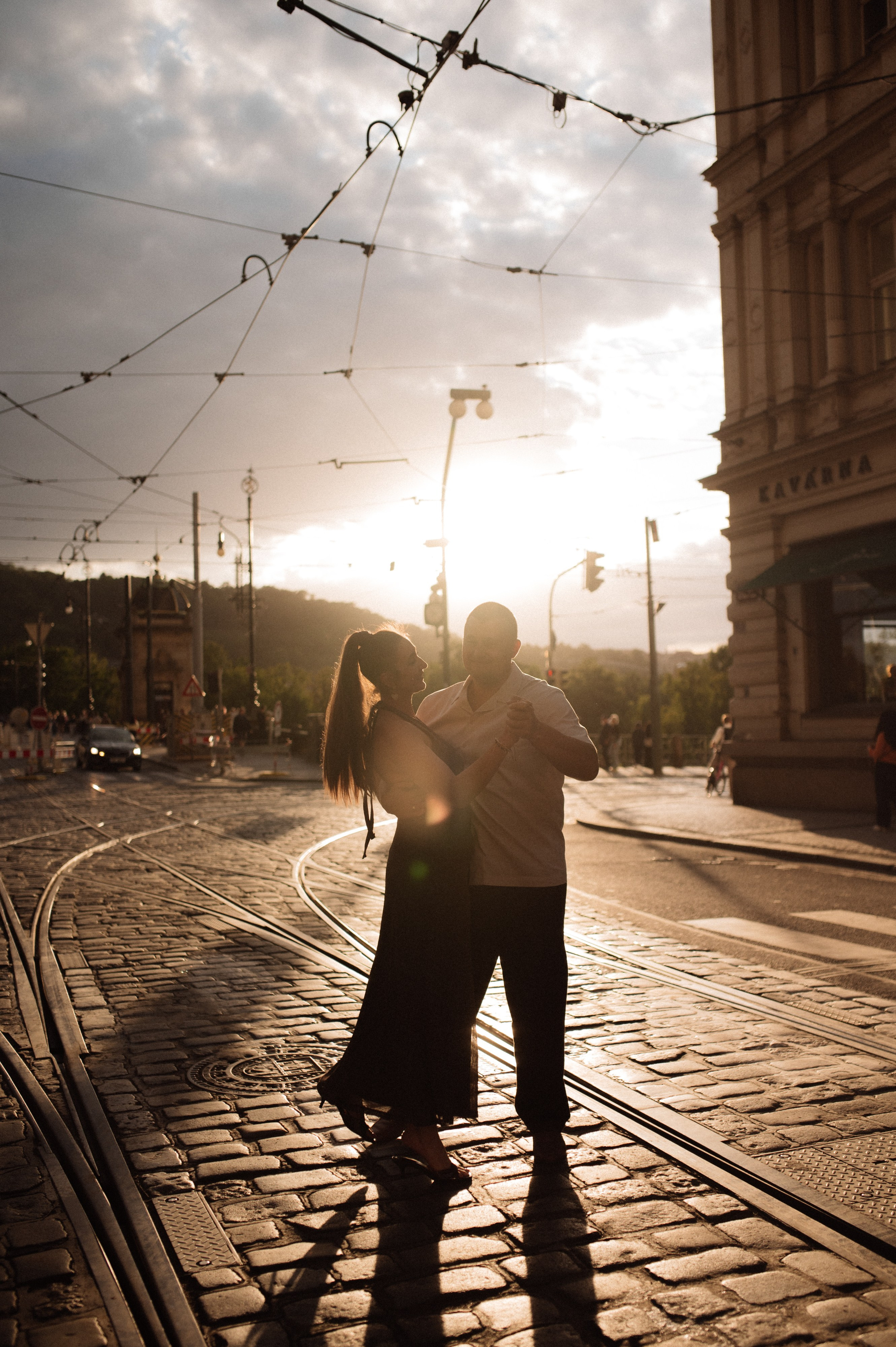 Prague Couple Photoshoot at Sunset. Photographer in Prague Yara Kurkus