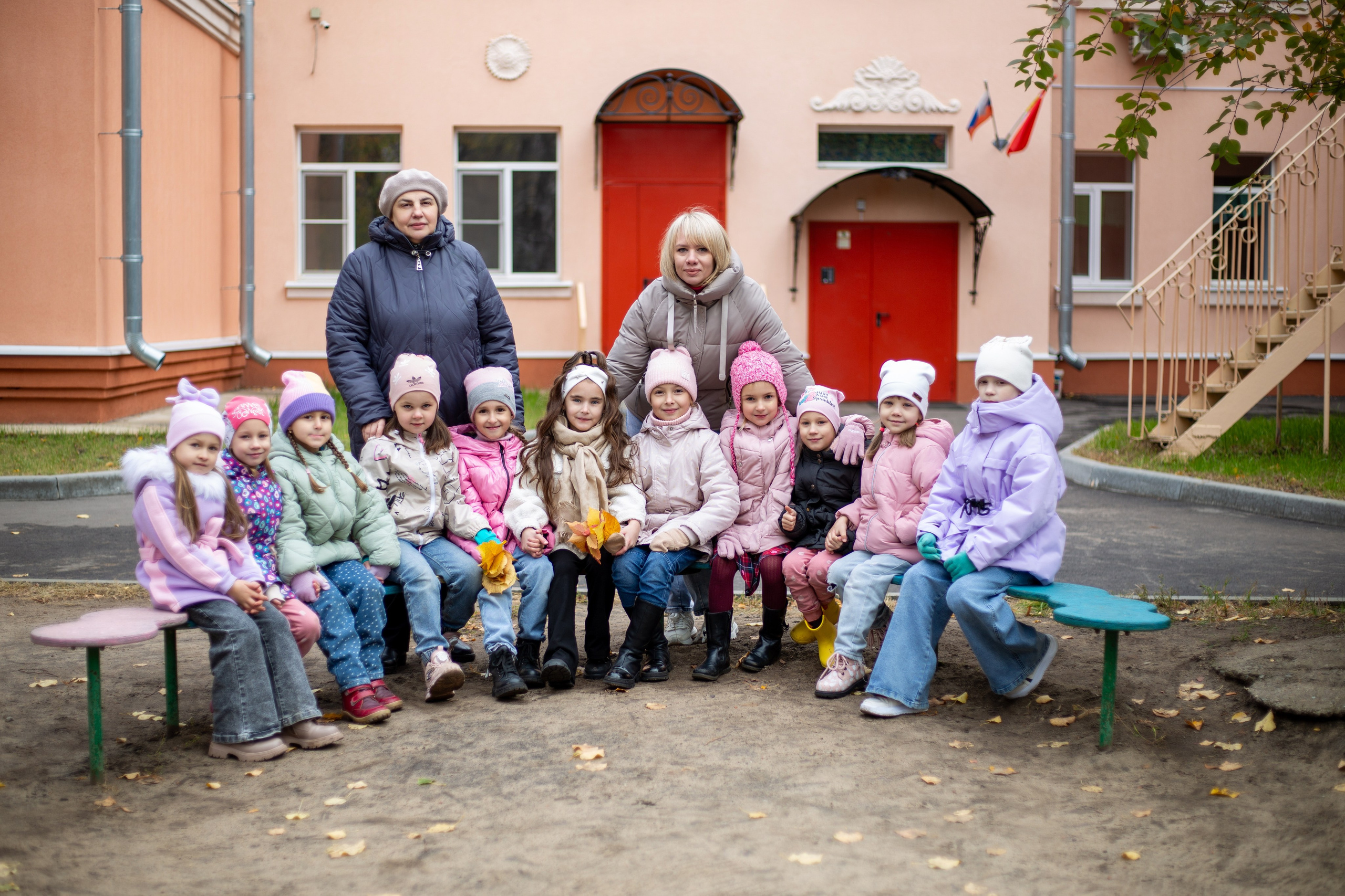 Детский сад на прогулке. Выпускные альбомы Воронеж " СОКОЛ фото»