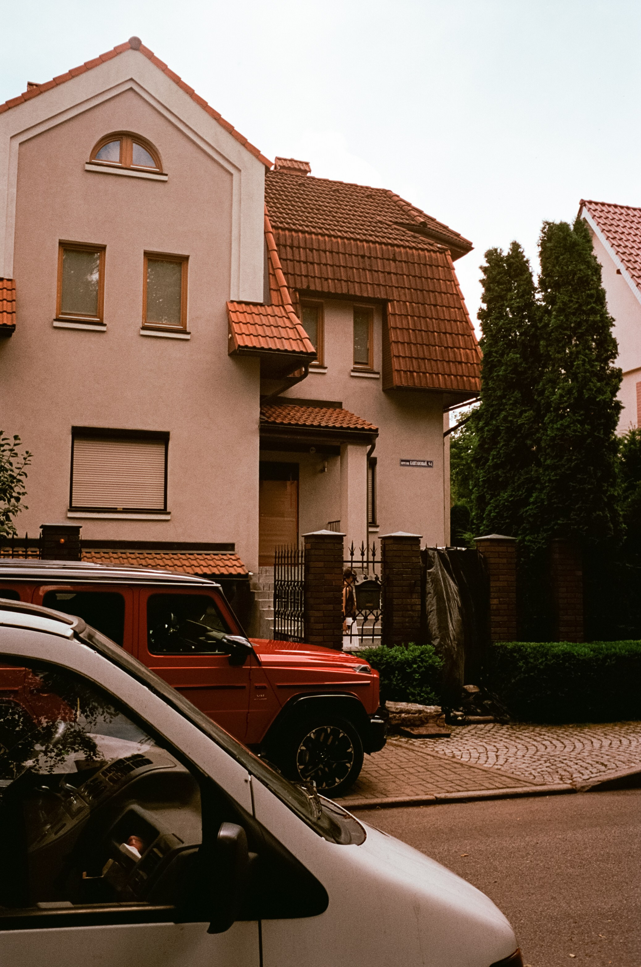 Калининград в солнечный день 7 июля 2024 года / Aerocolor IV / Minox 35GT (2)